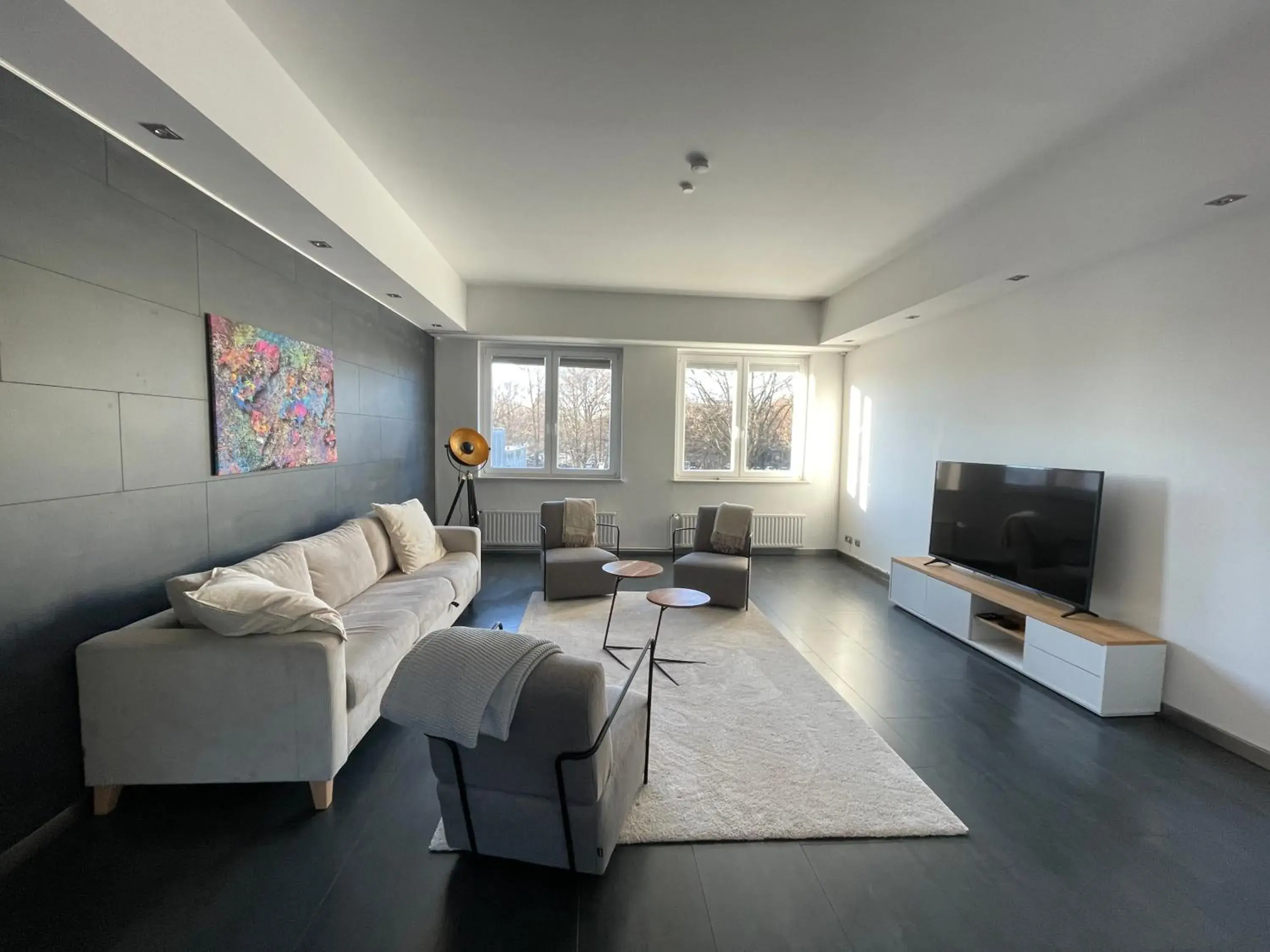 TruRetreats Design Loft für 8 Personen I Riesige Küche I eCharger I 65z SmartTV I 150qm TruRetreats Design Loft für 8 Personen I Riesige Küche I eCharger I 65z SmartTV I 150qm