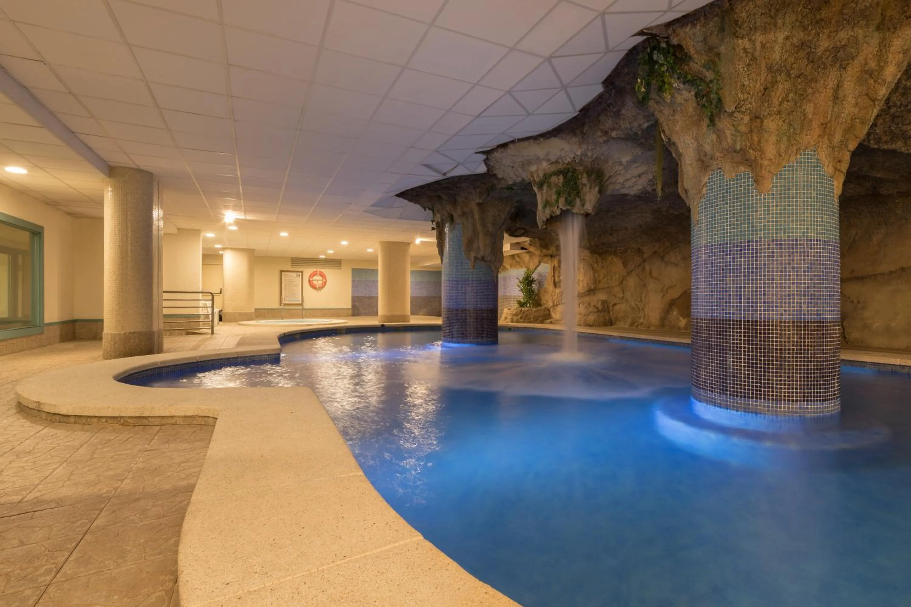 Hot Spring Bath in htop Royal Star & SPA #htopFun