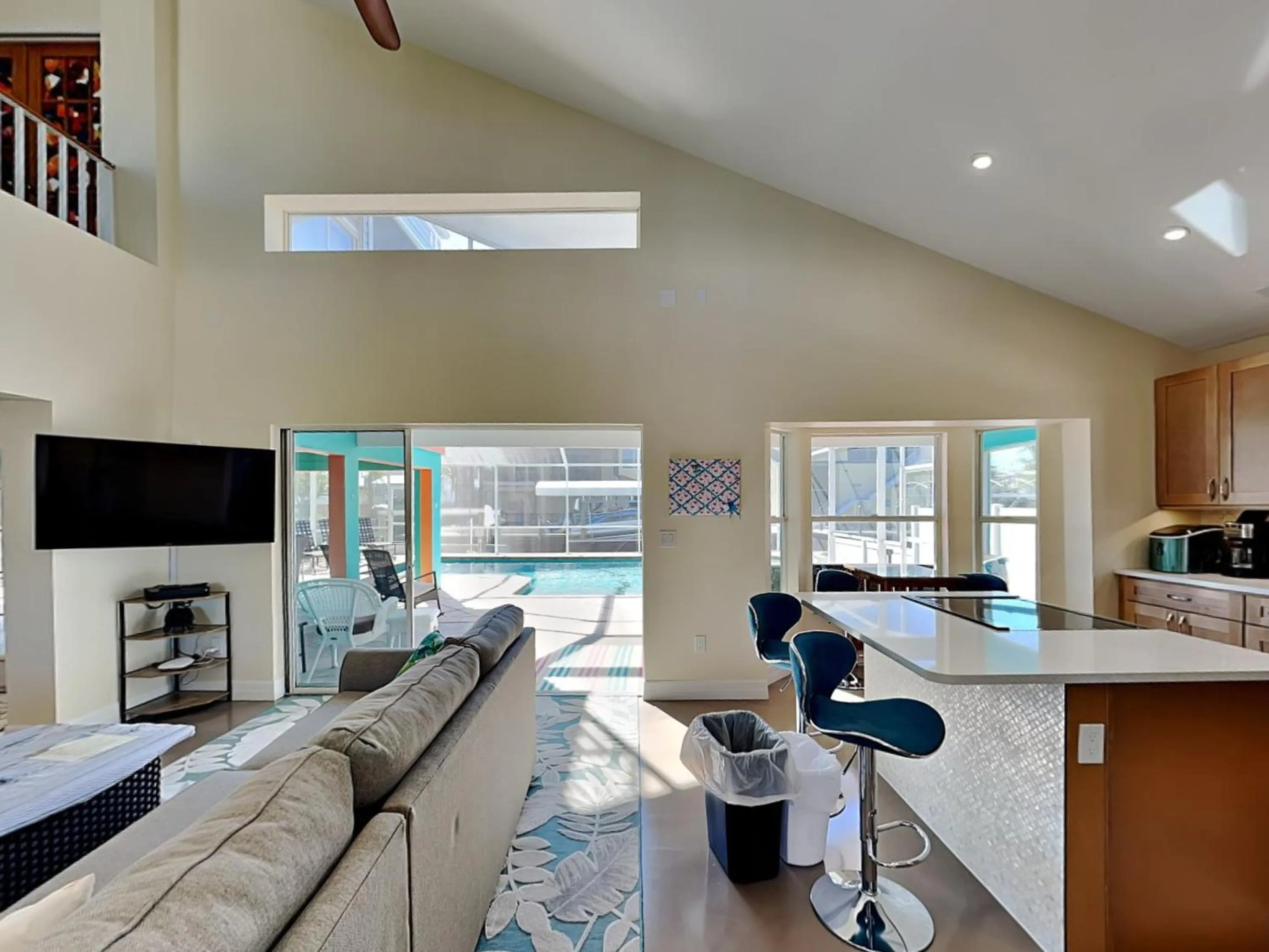 Property building in 244 Flamingo