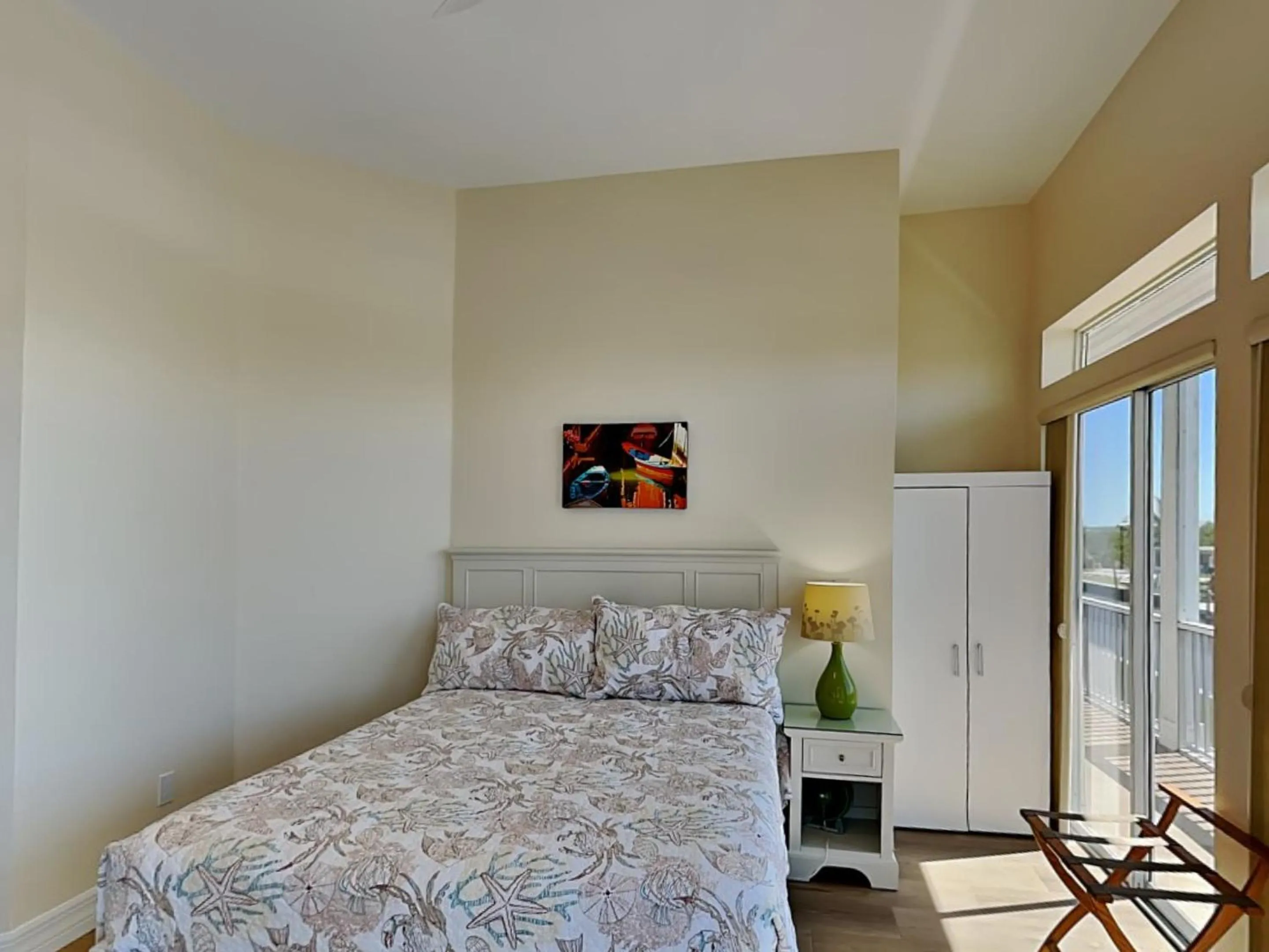 Property building, Bed in 244 Flamingo