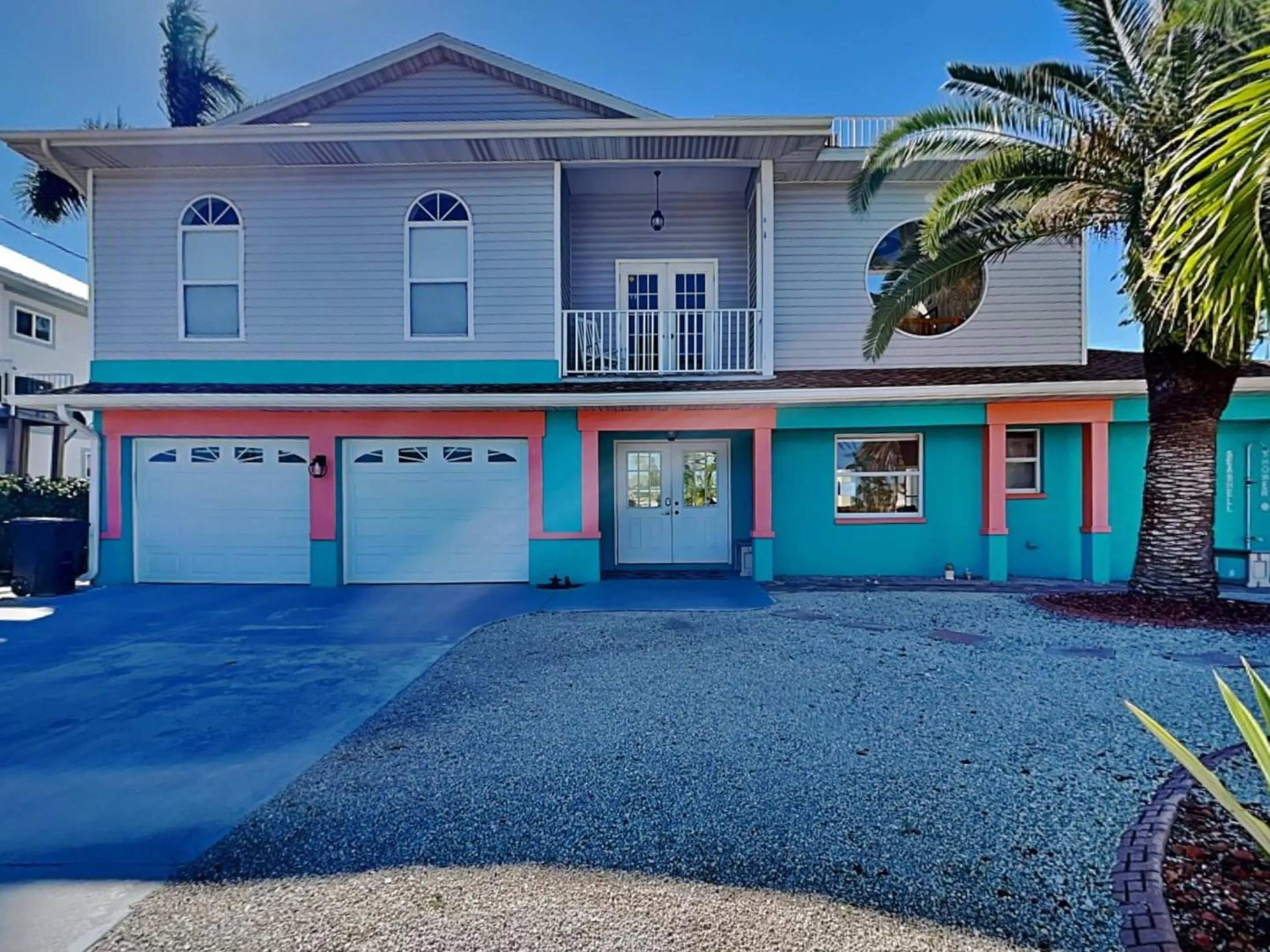 Property building in 244 Flamingo