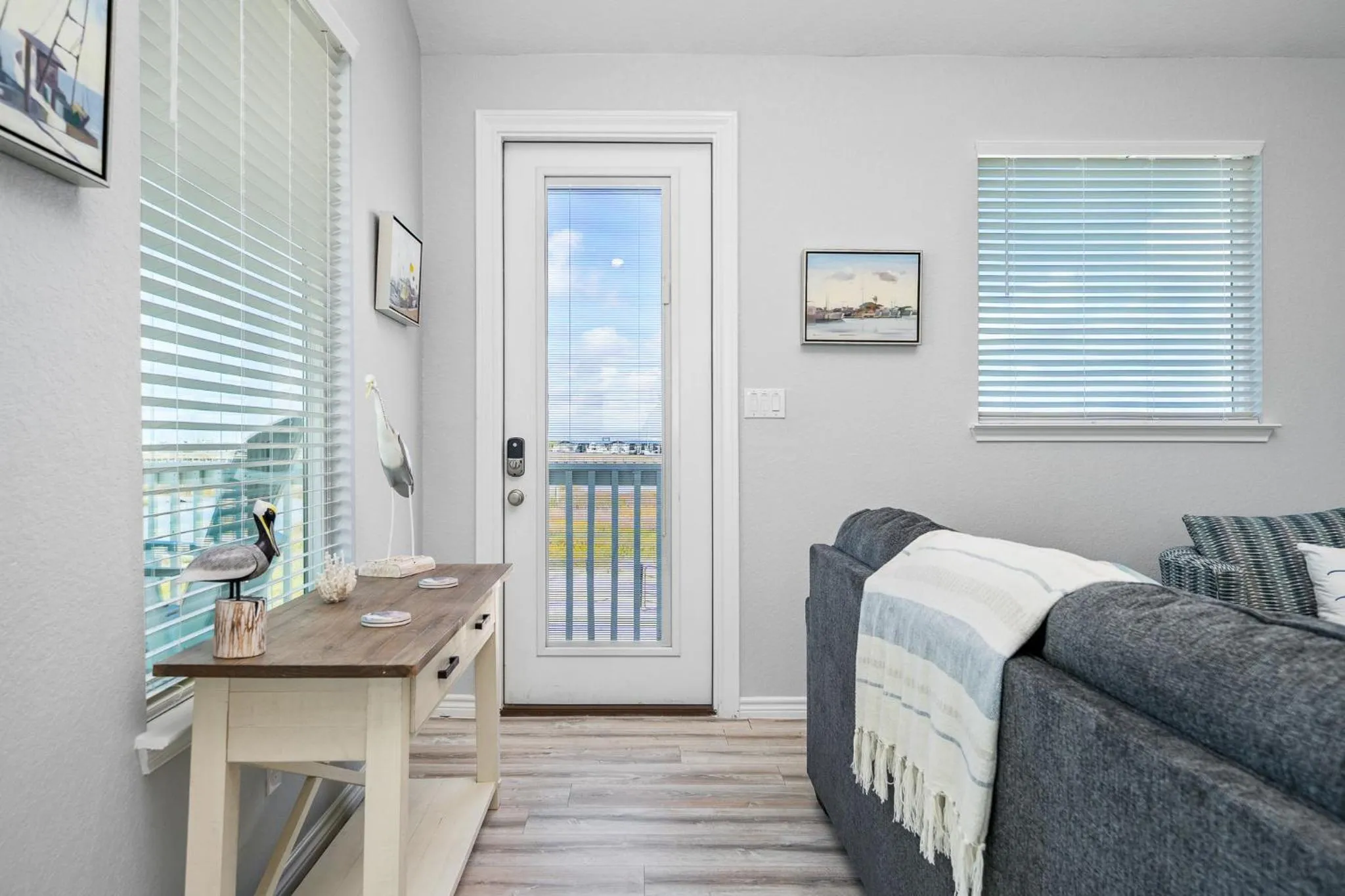 Property building in Birds on the Bay