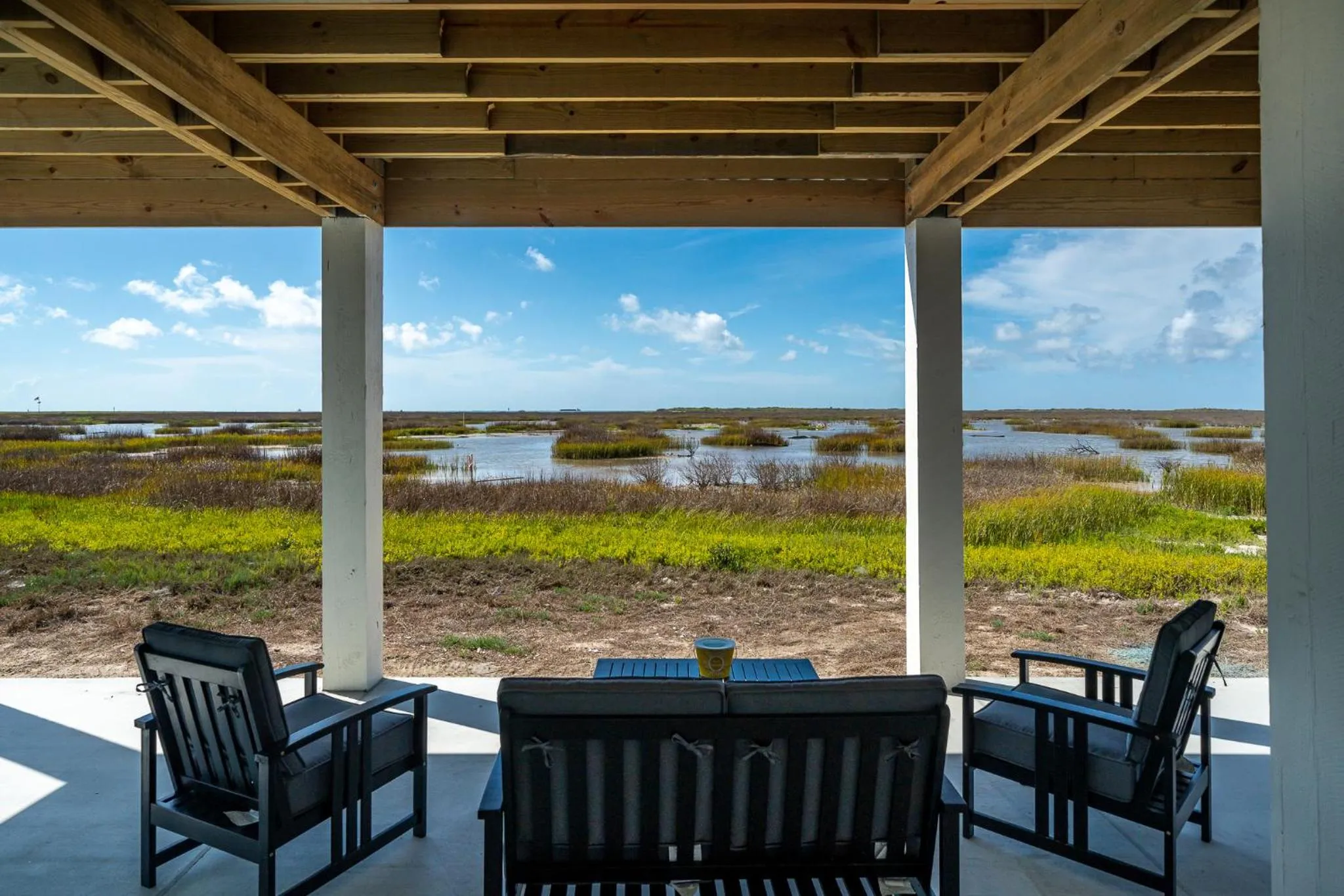 Property building in Birds on the Bay
