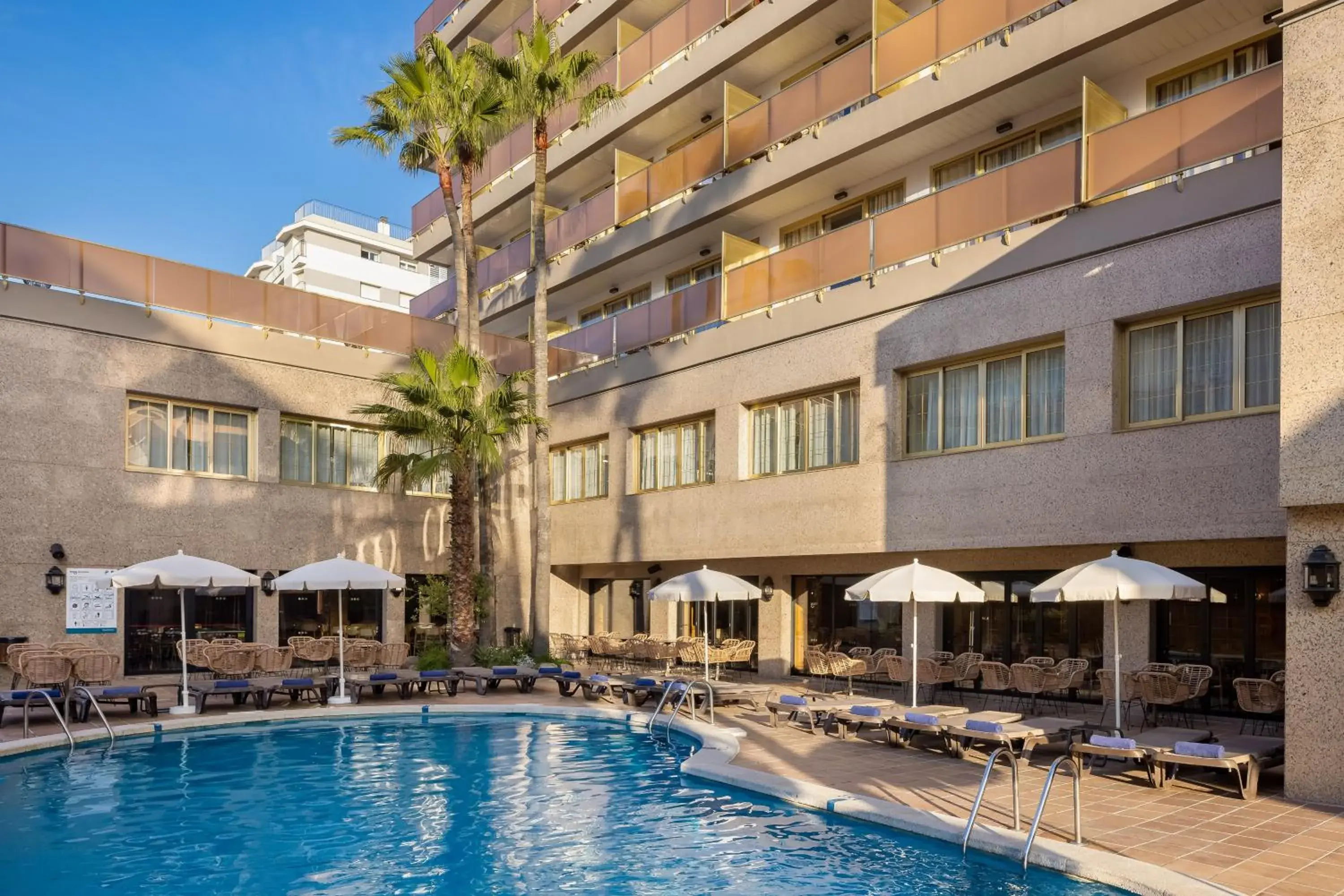 Swimming pool in htop Amaika & SPA 4Sup - Adults Only #htopBliss Swimming pool in htop Amaika & SPA 4Sup - Adults Only #htopBliss