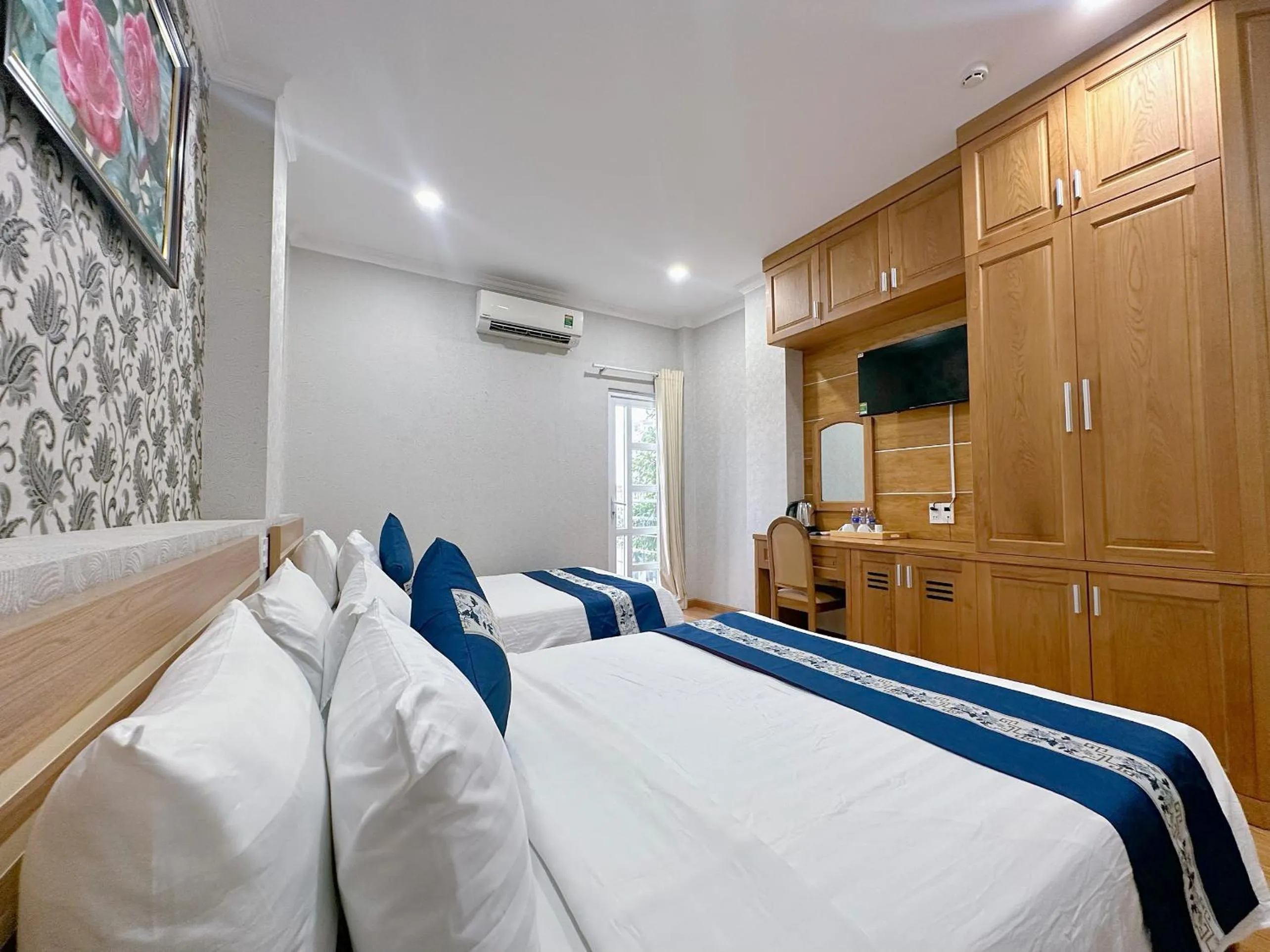 Property building, Bed in Tra My Hotel - SaiGon Center