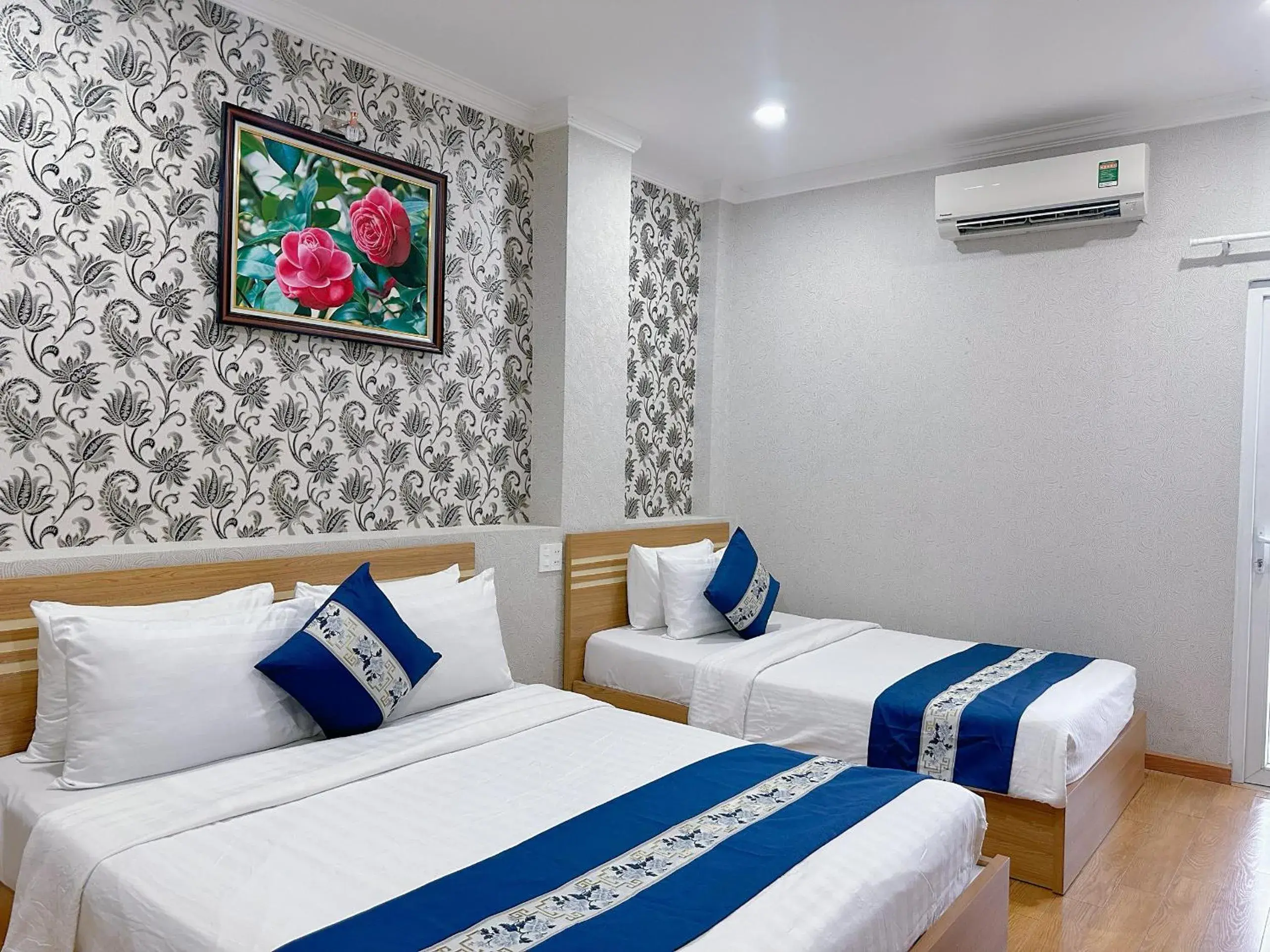 Property building, Bed in Tra My Hotel - SaiGon Center Property building, Bed in Tra My Hotel - SaiGon Center