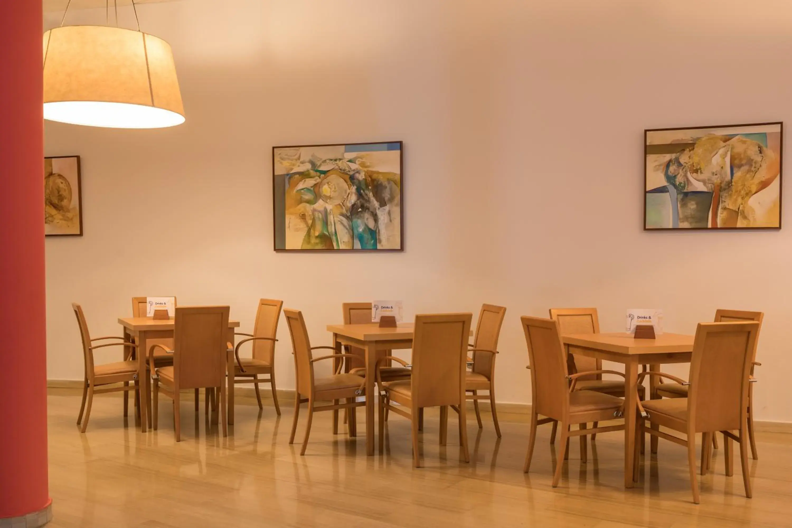 Lounge or bar in htop Royal Sun Suites #htopFun Lounge or bar in htop Royal Sun Suites #htopFun