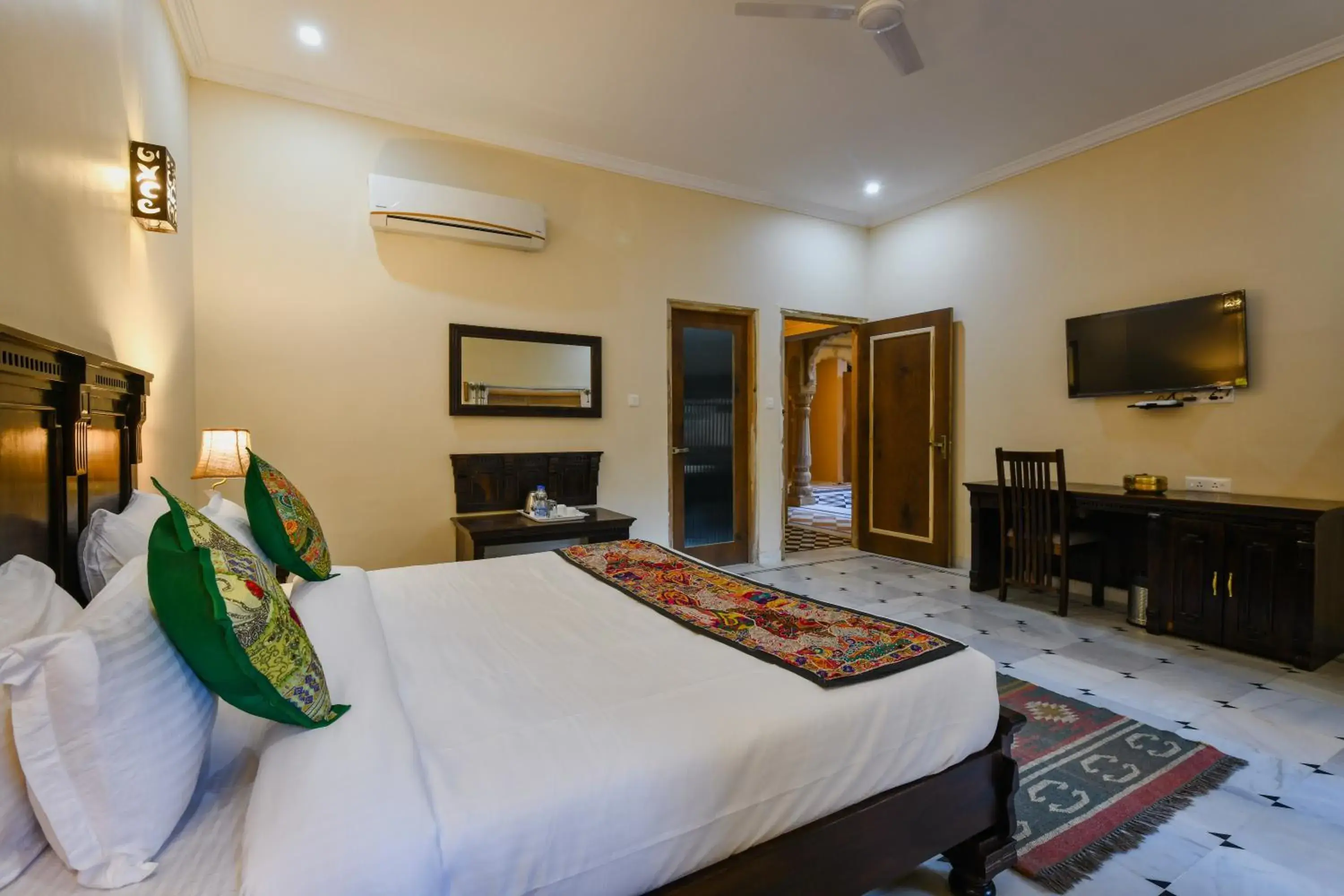 Superior King Room in Hotel Dev Garh Superior King Room in Hotel Dev Garh