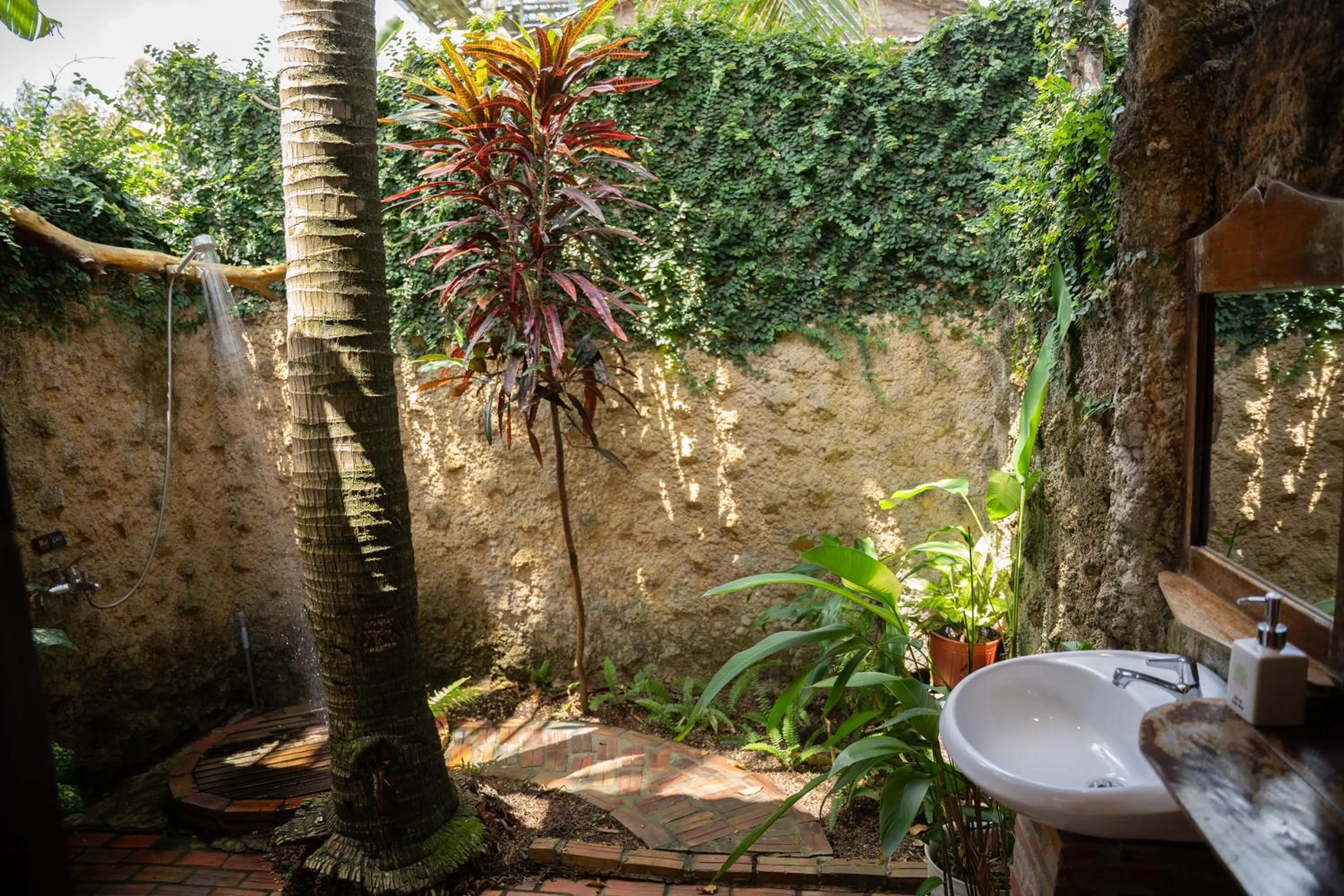 Property building in Vamxang Rustic Home