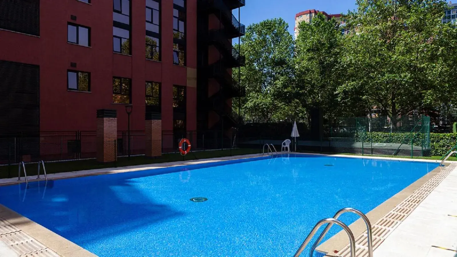 Pool view in Hotel Mirador de Chamartín Pool view in Hotel Mirador de Chamartín
