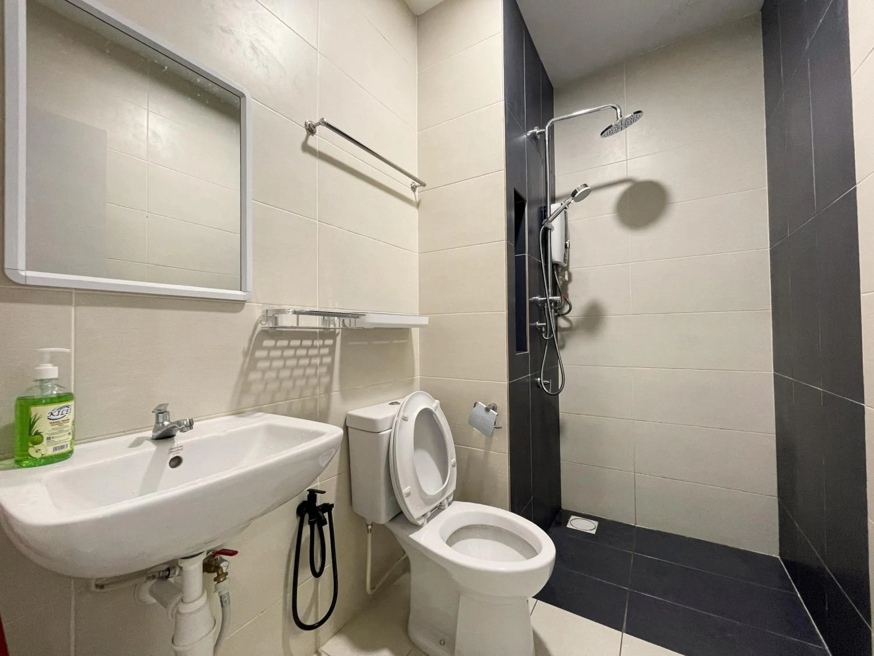 Shower in Pacific Tower Petaling Jaya Near Jaya One, University Malaya, Columbia Hospital By My Homez