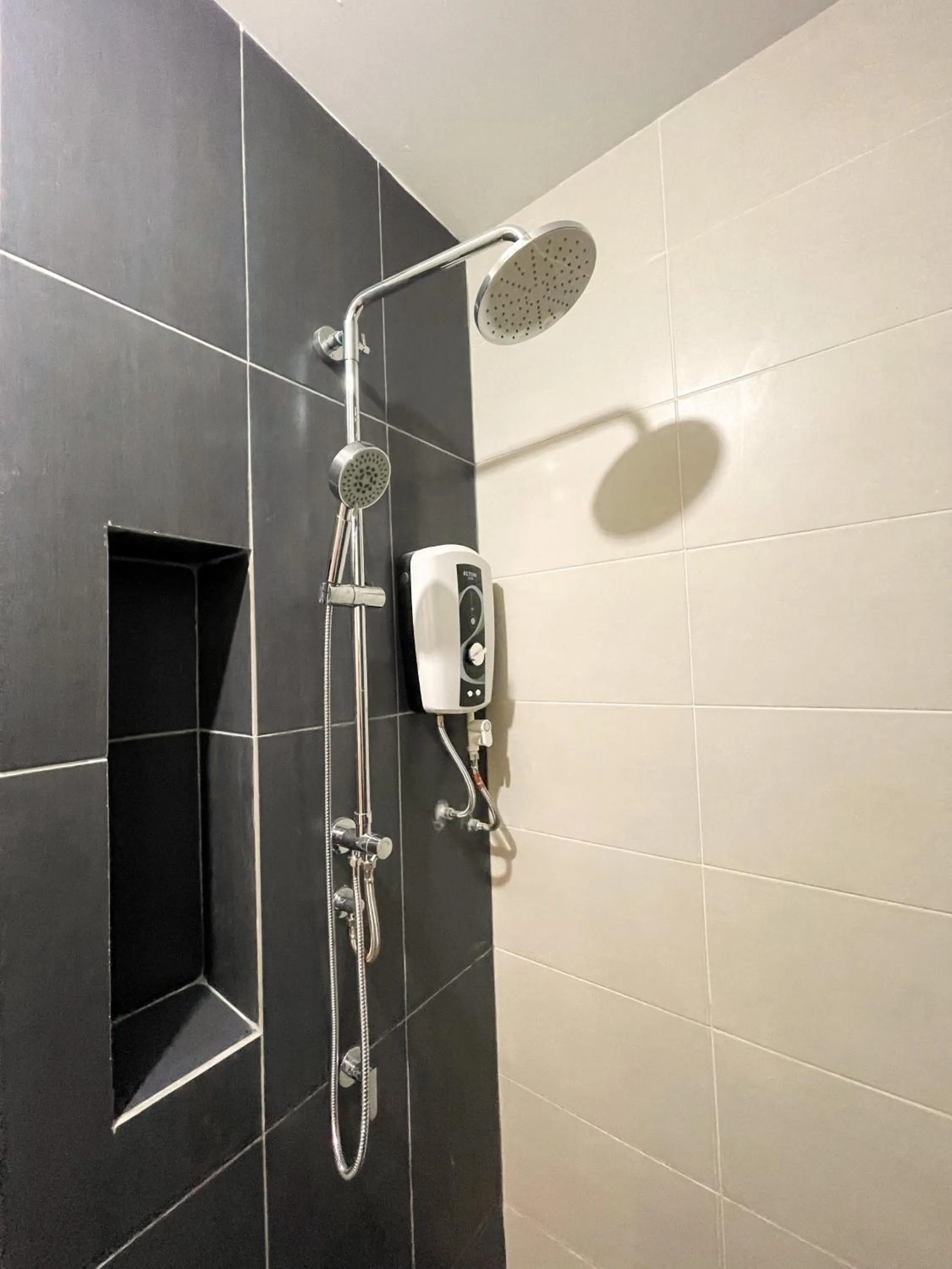 Shower in Pacific Tower Petaling Jaya Near Jaya One, University Malaya, Columbia Hospital By My Homez