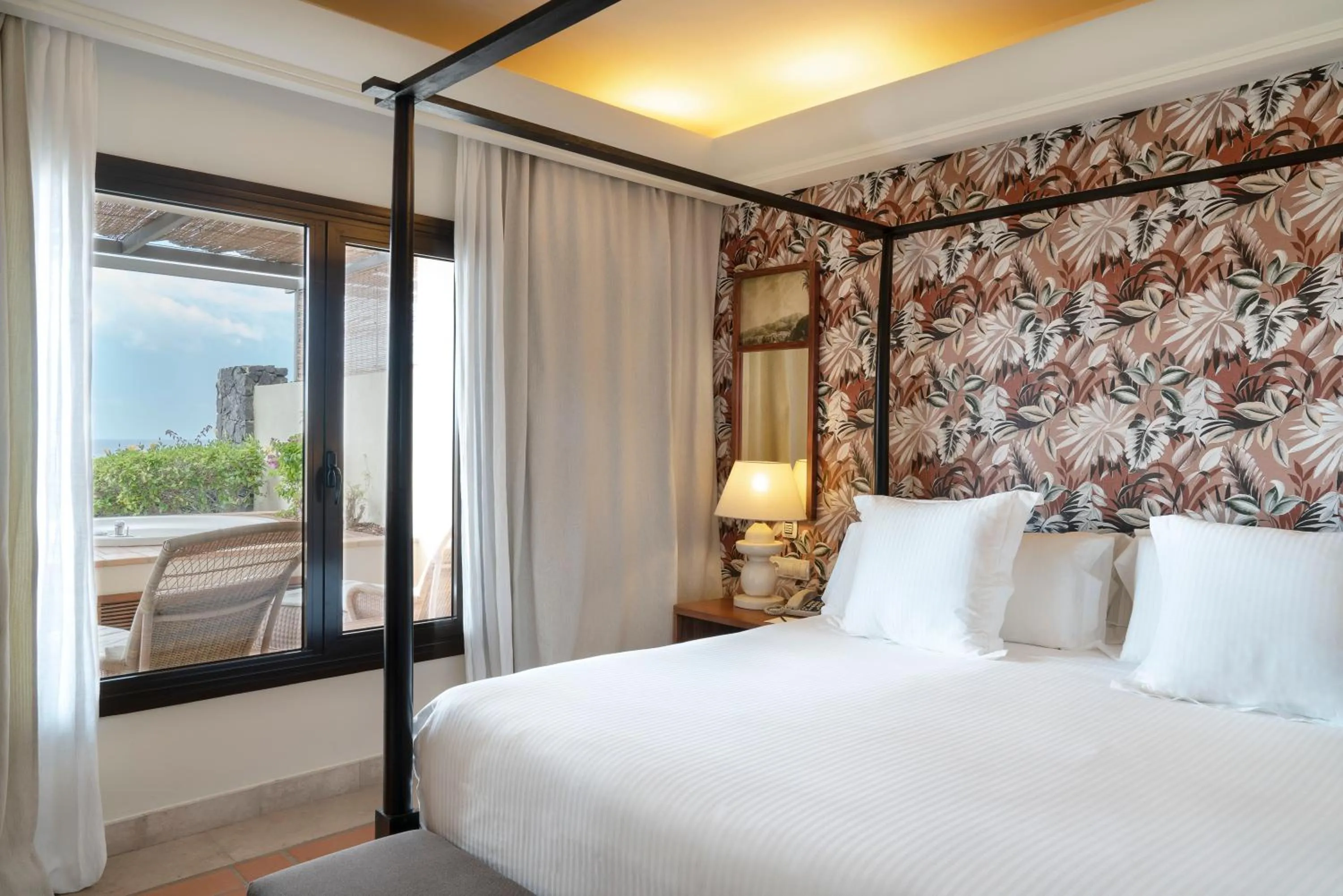 Photo of the whole room, Bed in Vincci Selección La Plantación del Sur