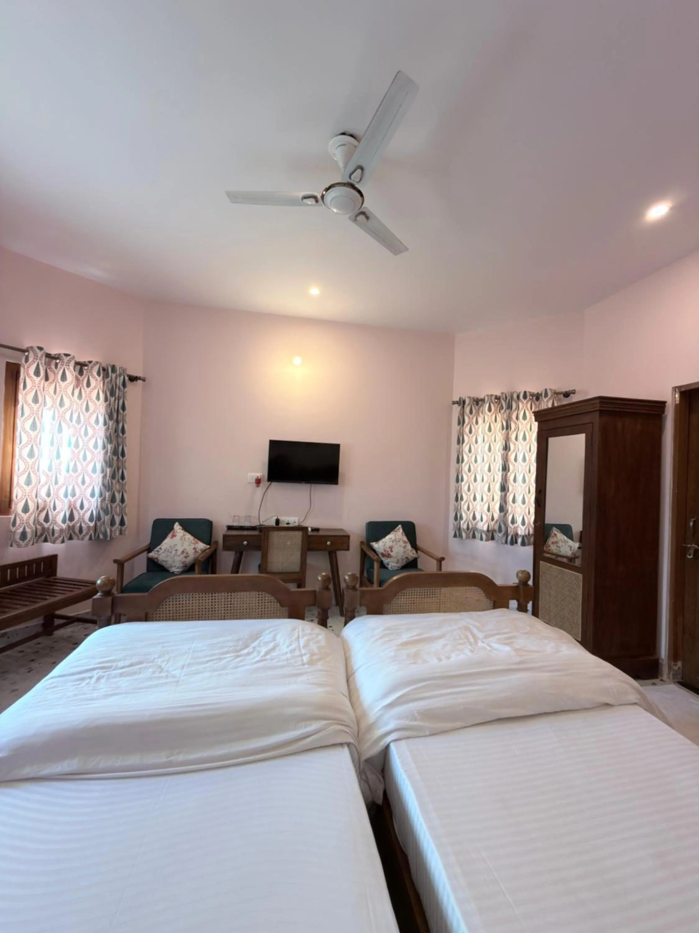 Garden view, Bed in KothiPushkar