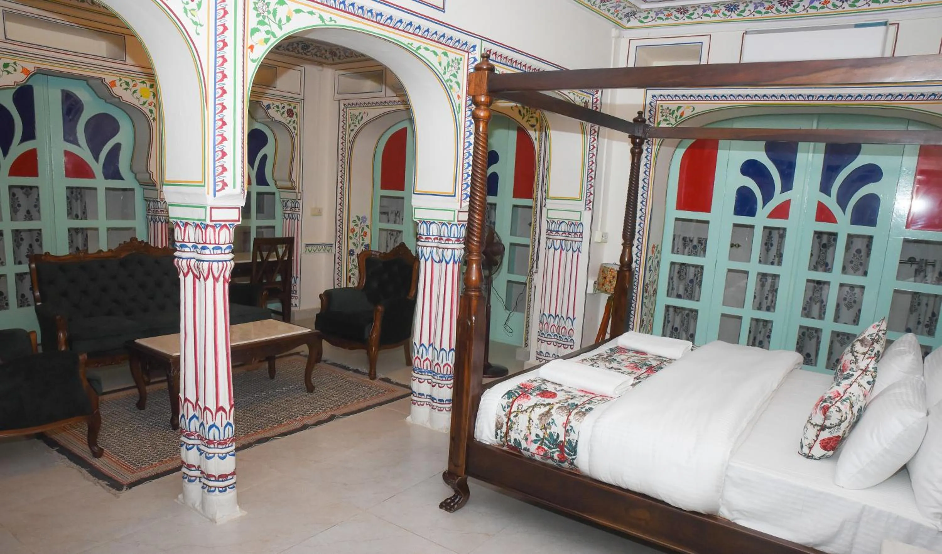 Bed in KothiPushkar