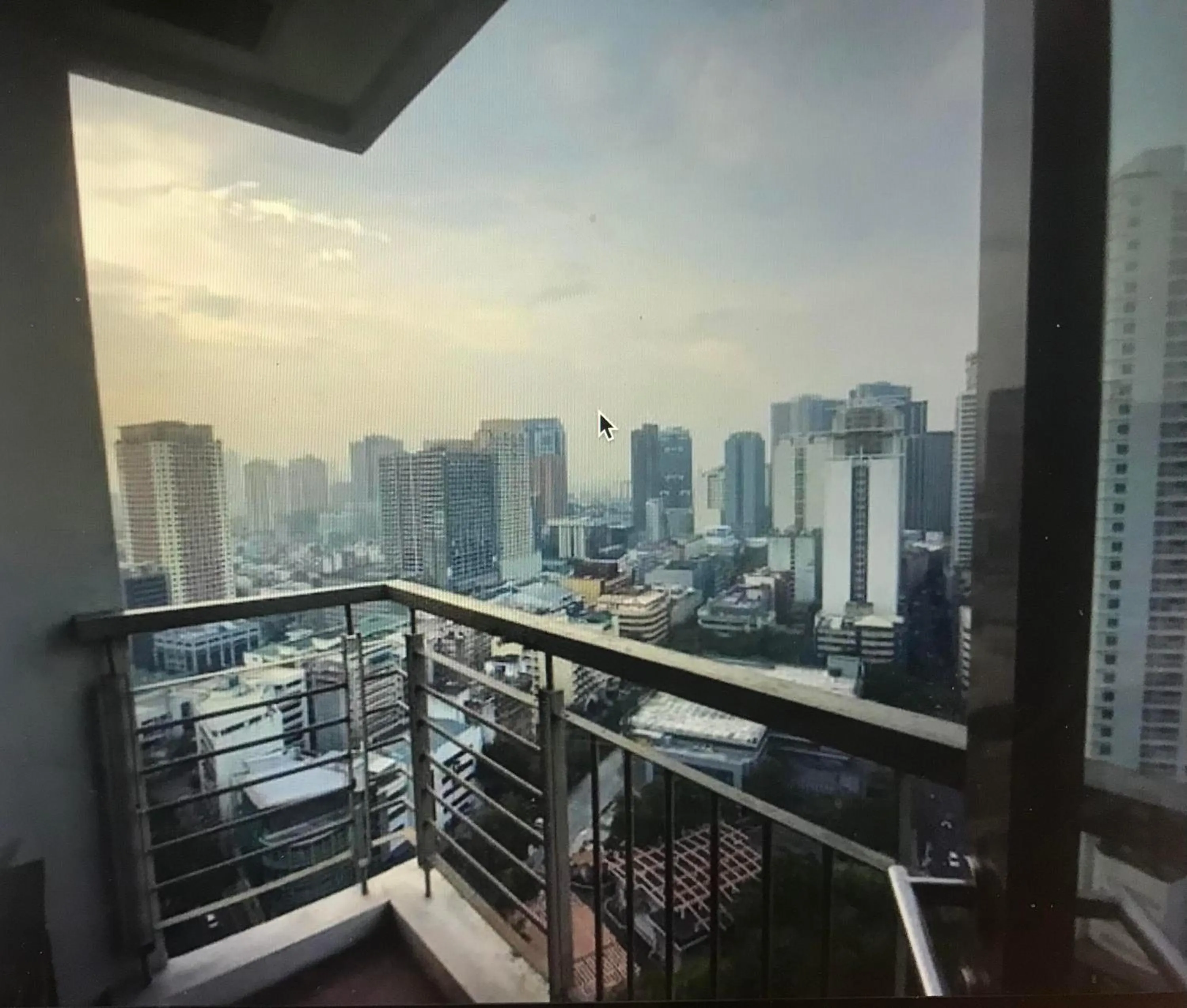 Balcony/Terrace in Cozy Place with City View at Greenbelt Makati