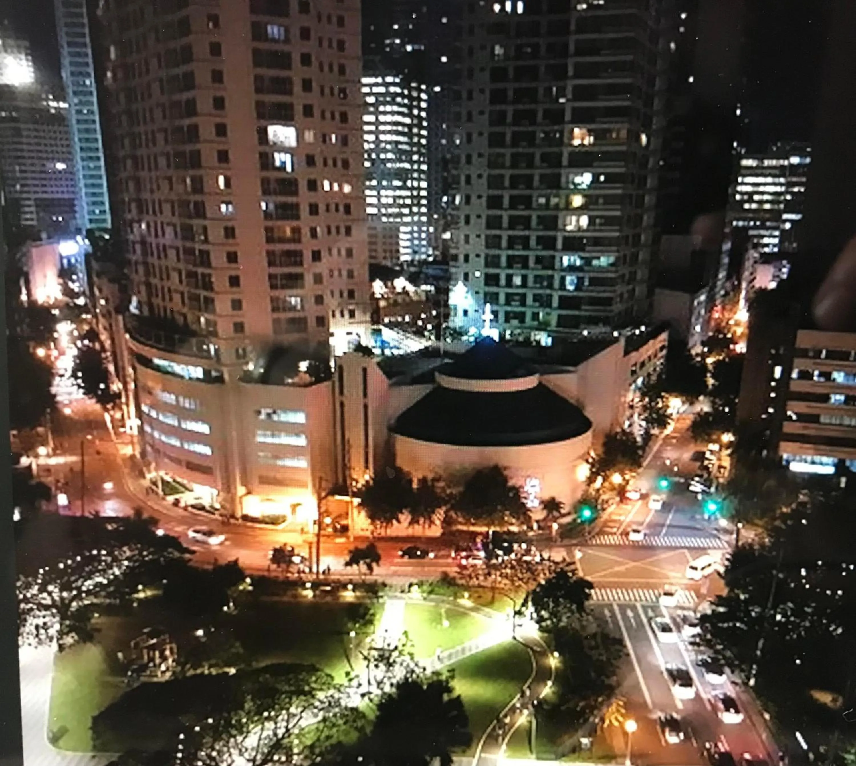 Balcony/Terrace in Cozy Place with City View at Greenbelt Makati