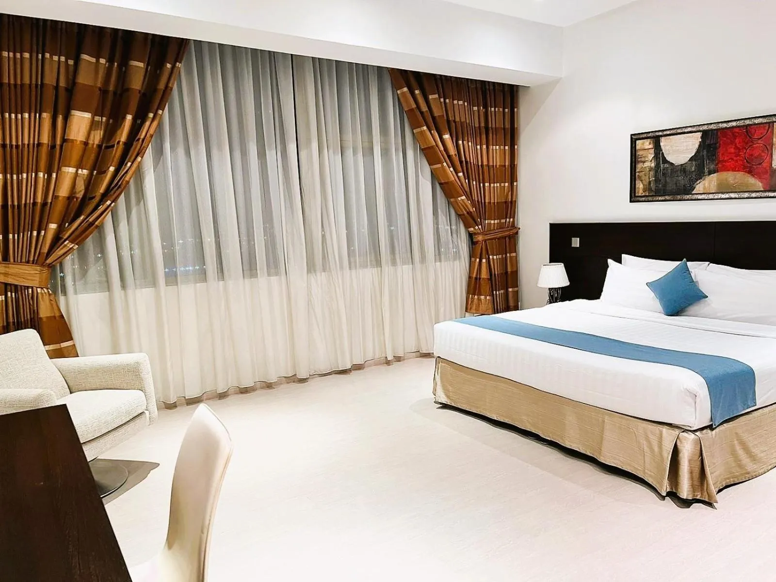 Bedroom, Bed in Butterfly Residence