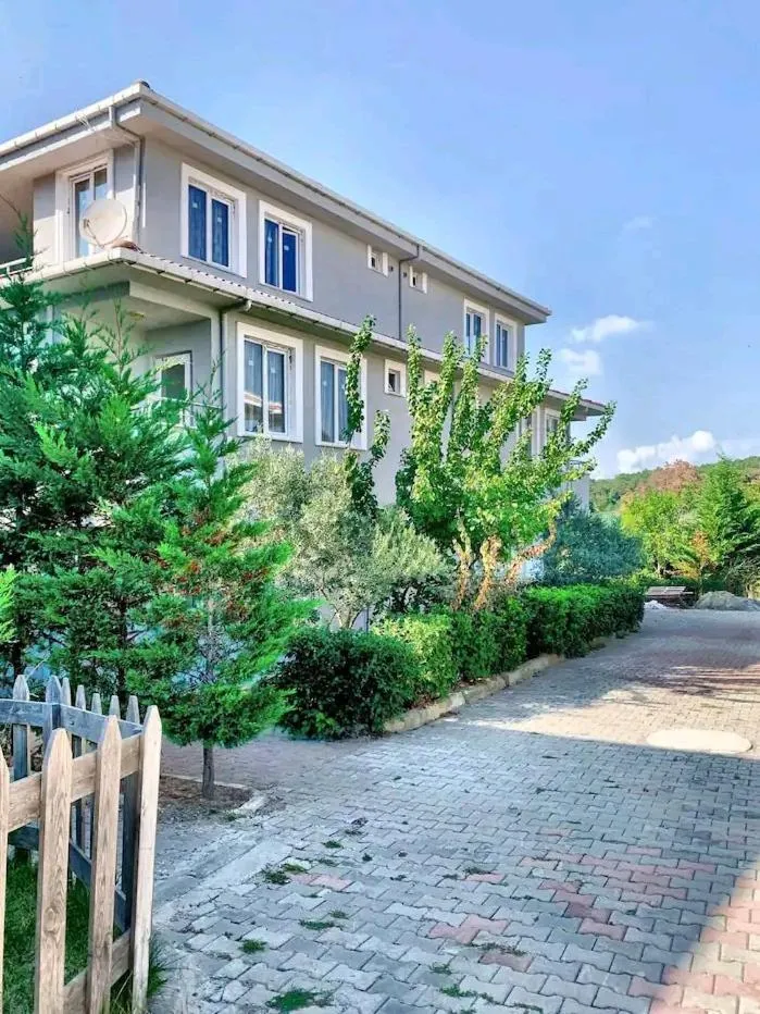 Property Building in Ahmet teacher's villa, 6 minutes from the airport