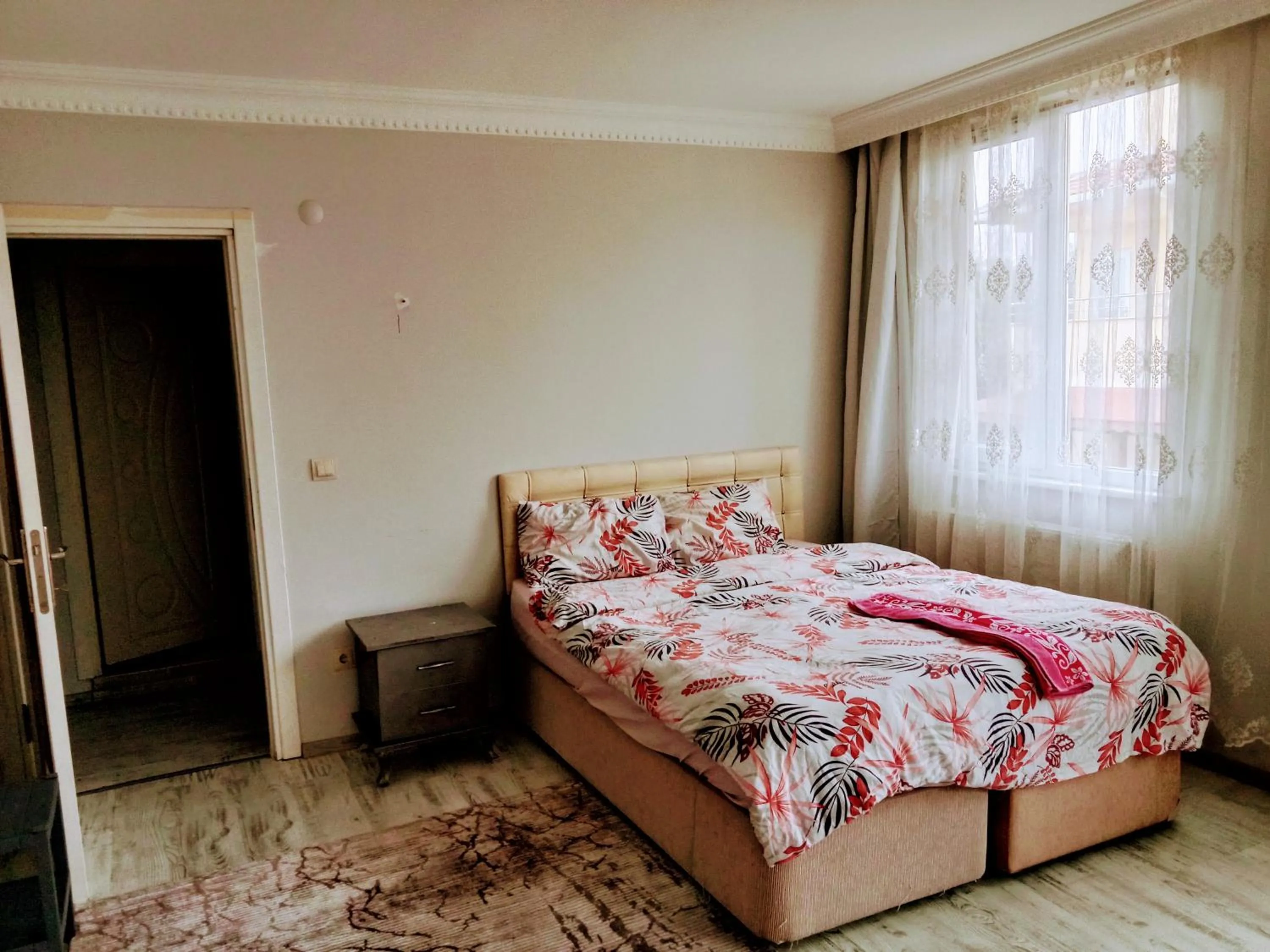 Bed in Ahmet teacher's villa, 6 minutes from the airport