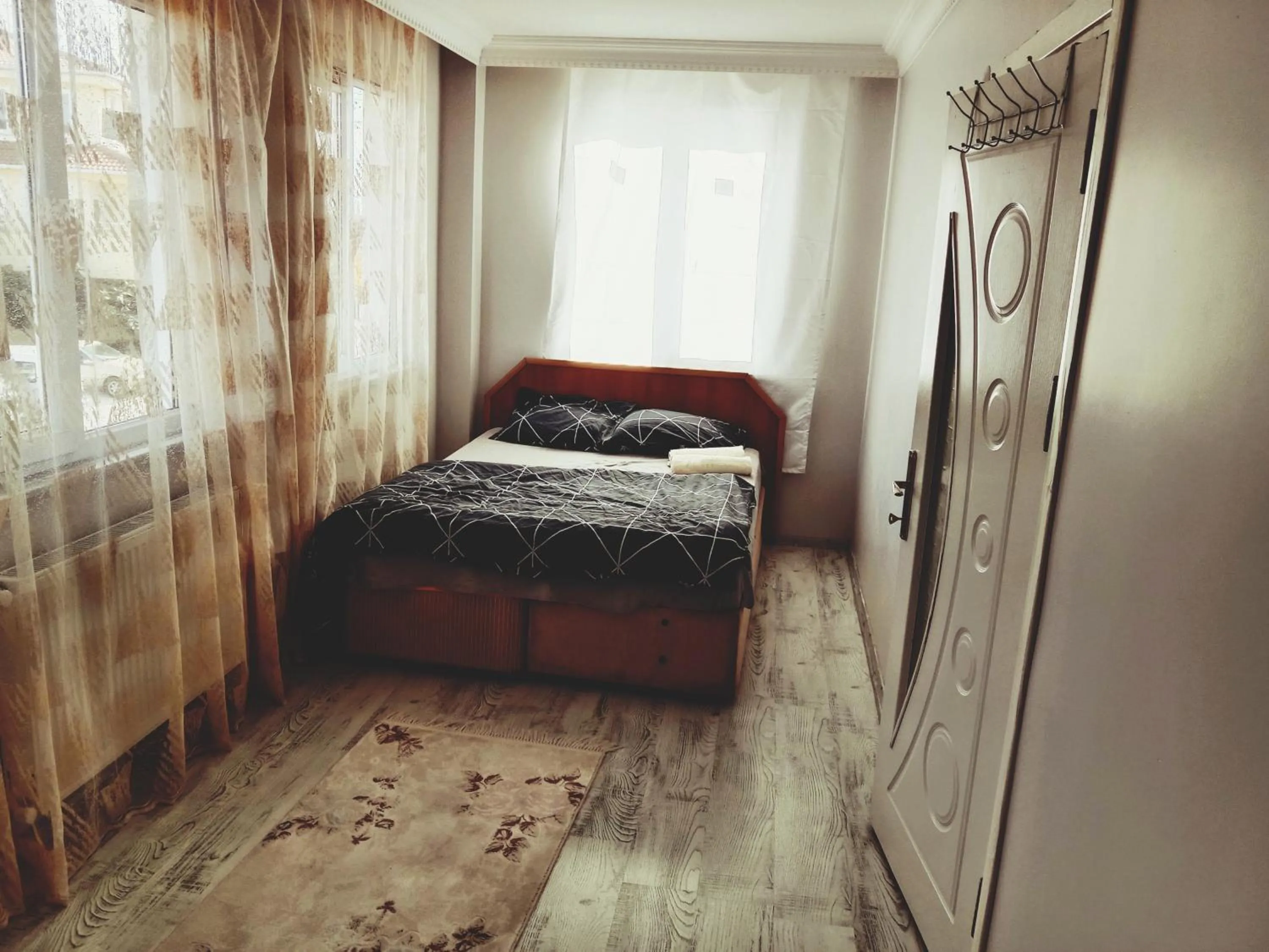 Bed in Ahmet teacher's villa, 6 minutes from the airport