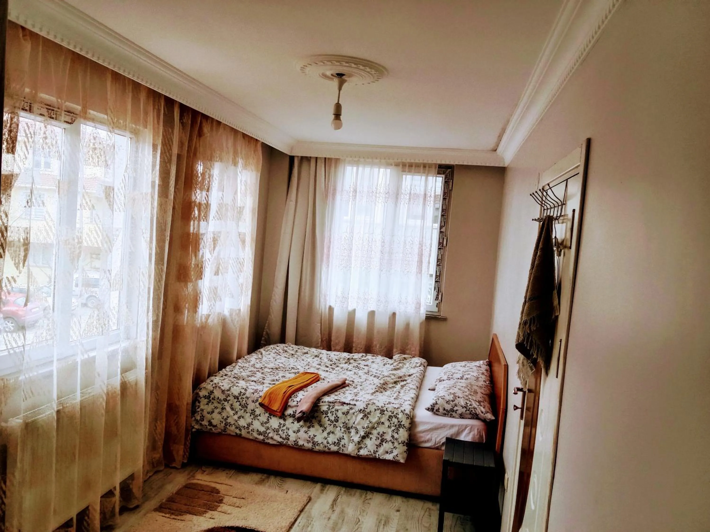 Bed in Ahmet teacher's villa, 6 minutes from the airport