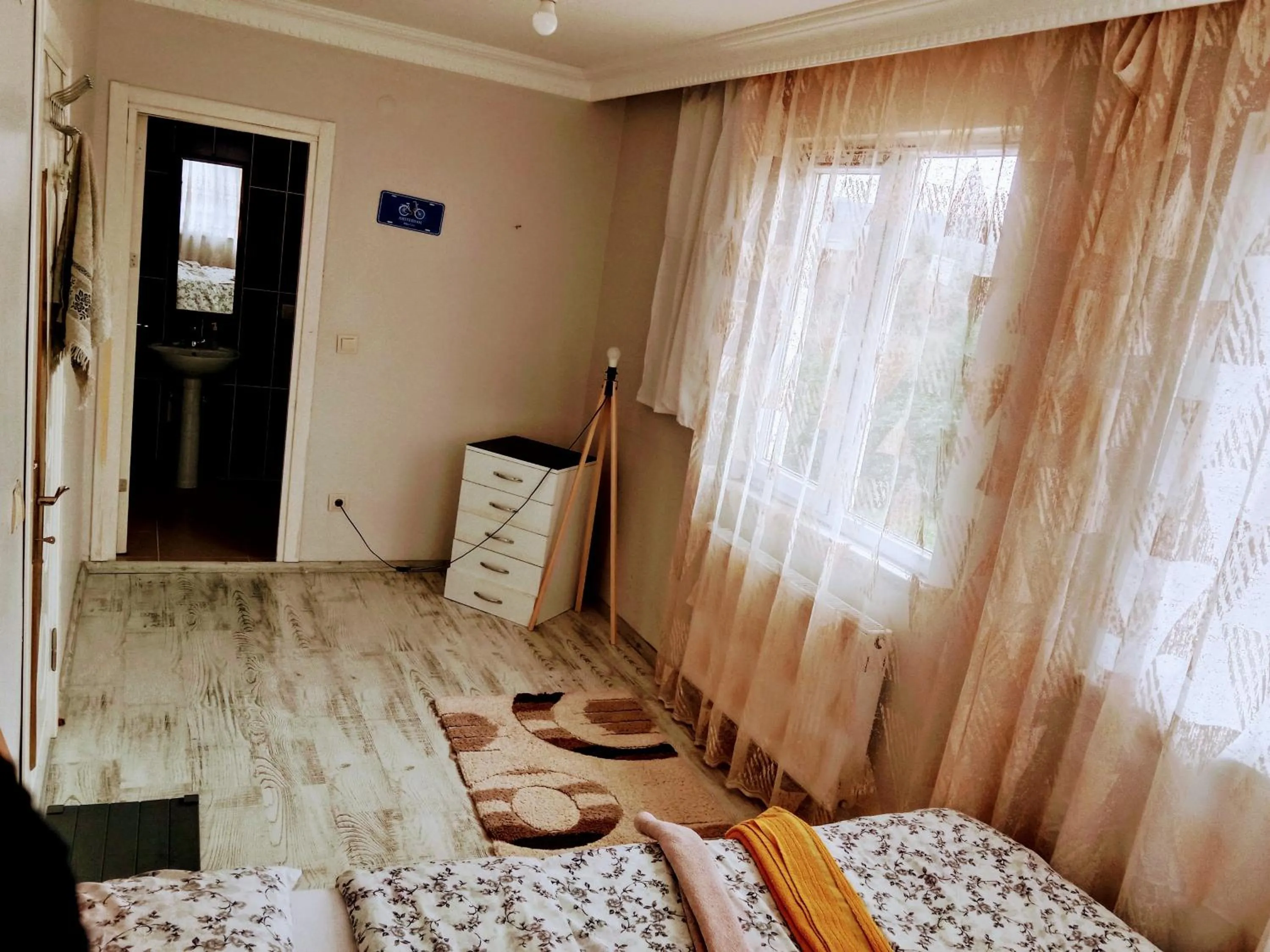 Bed in Ahmet teacher's villa, 6 minutes from the airport