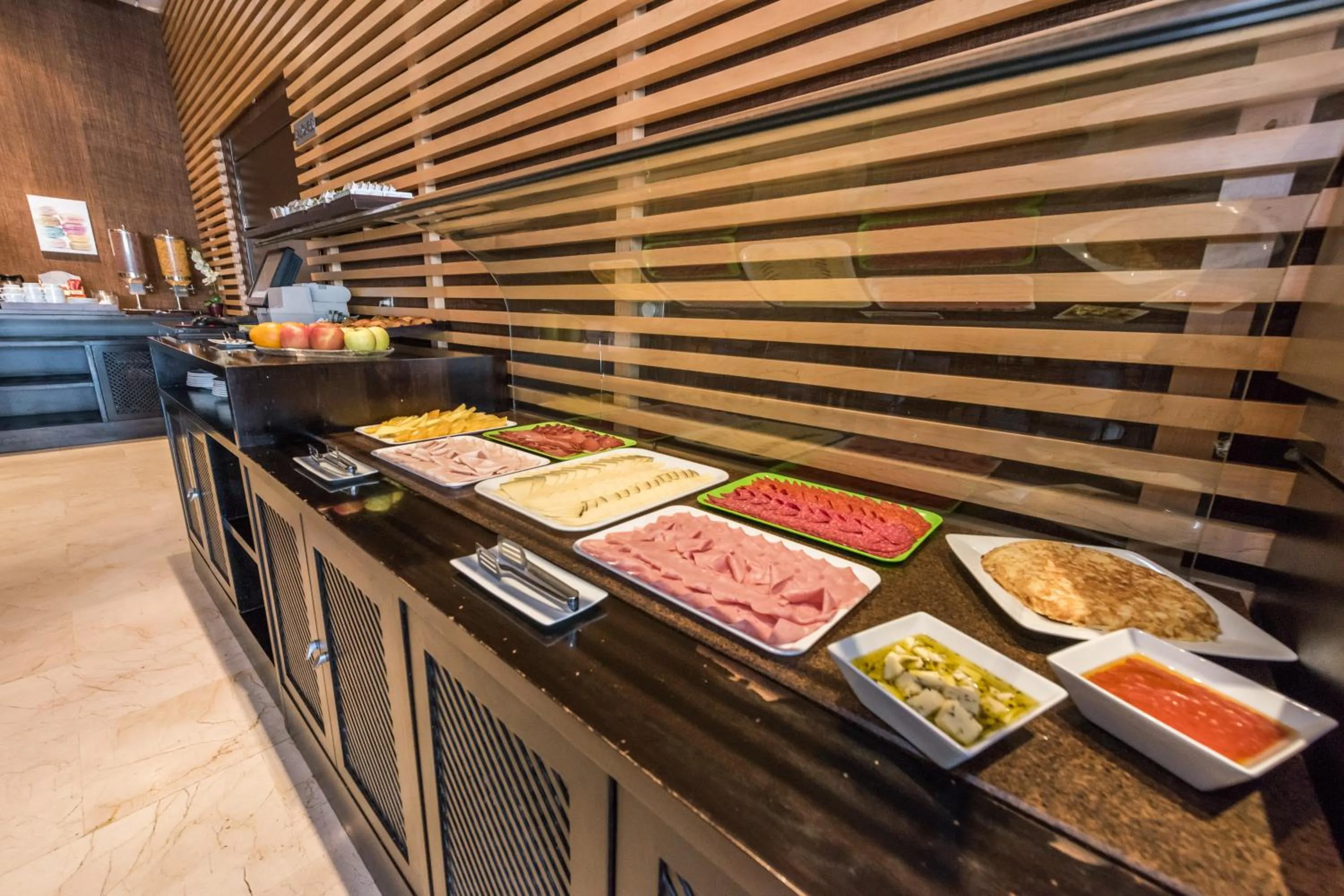 Restaurant/places to eat in Hotel Mercader