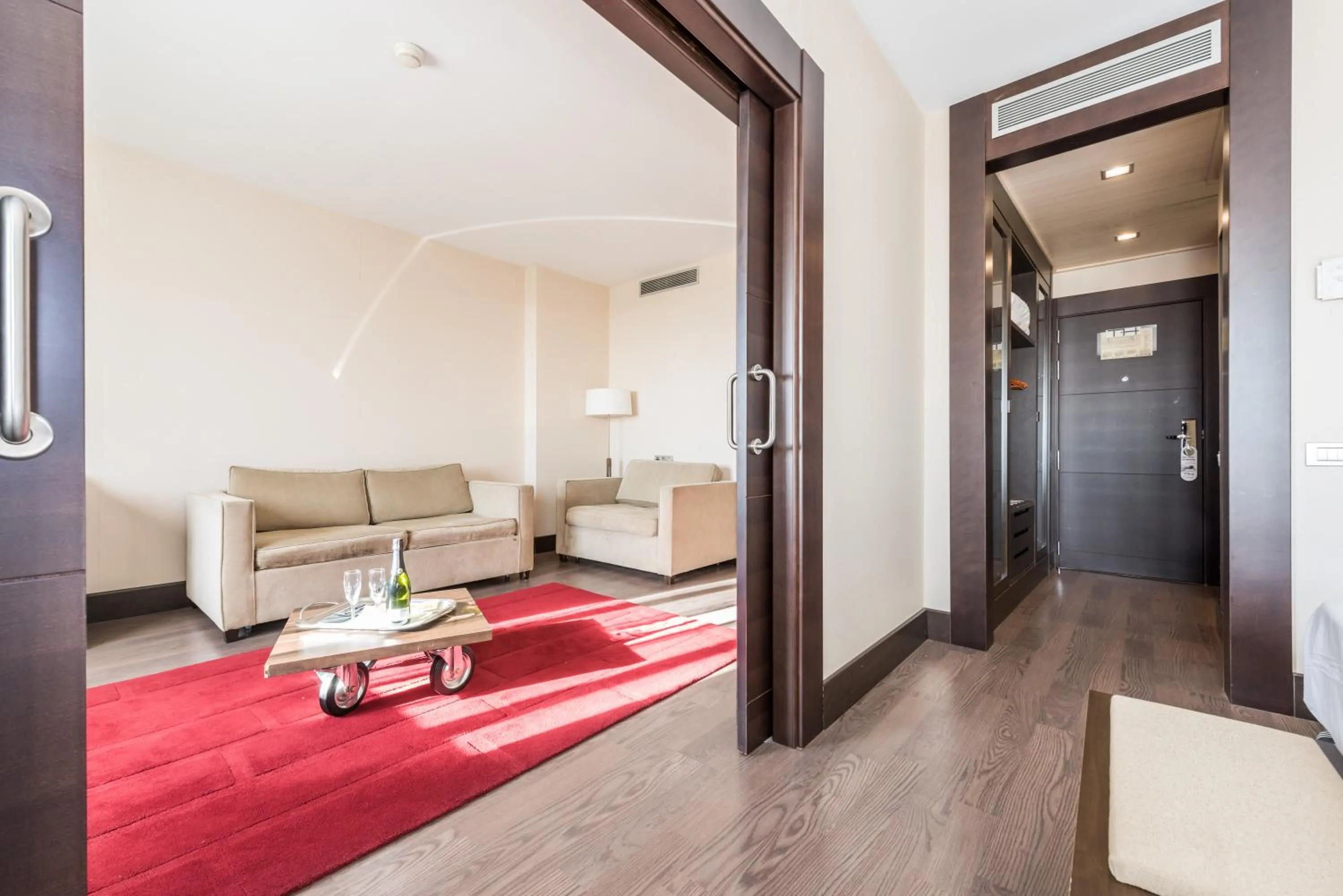 Photo of the whole room in Hotel Mercader