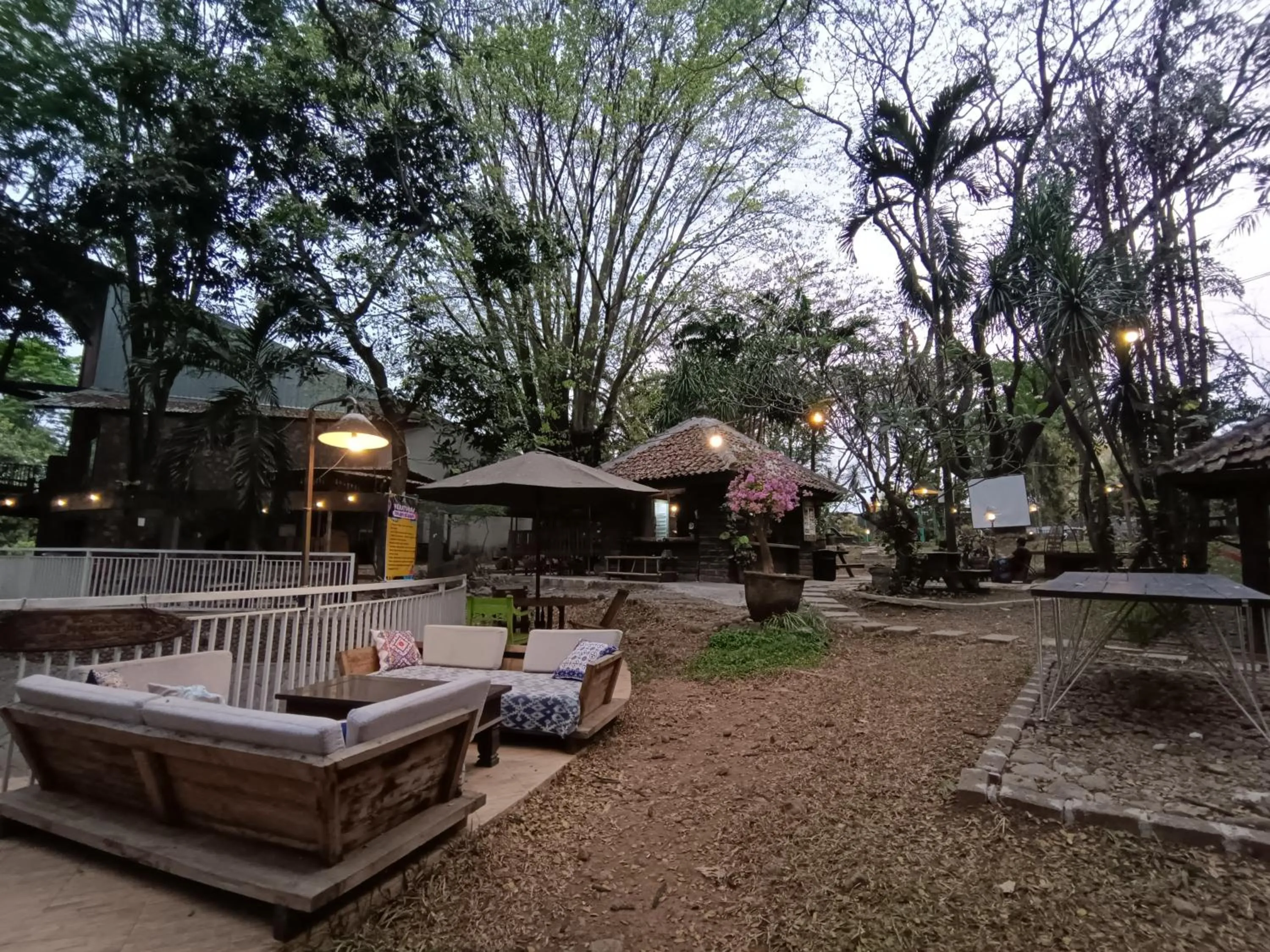 Restaurant/places to eat in Grand Mulia Sakinah Boutique Resort Pandaan