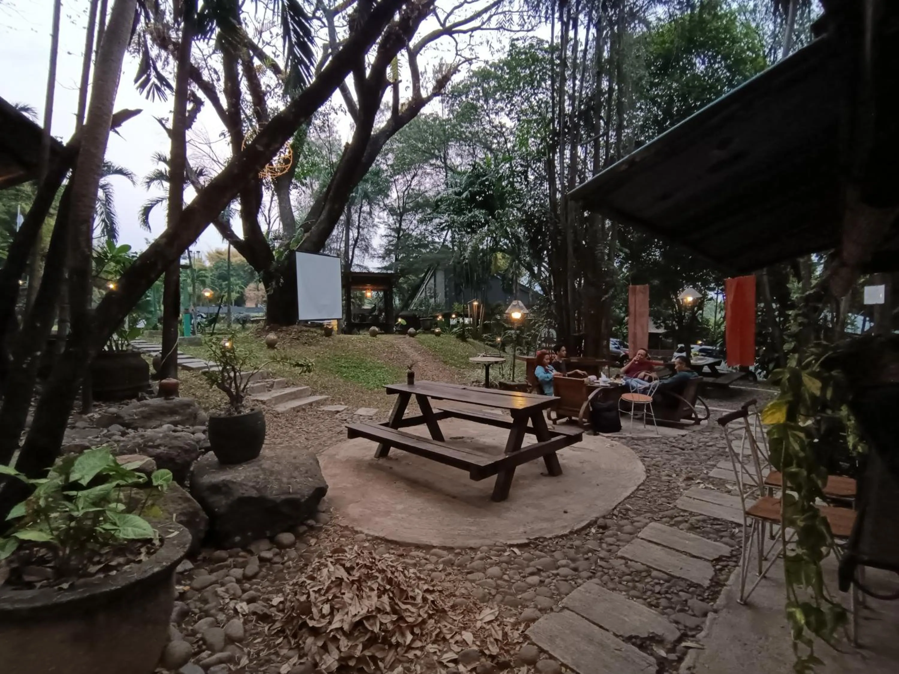 Restaurant/places to eat in Grand Mulia Sakinah Boutique Resort Pandaan