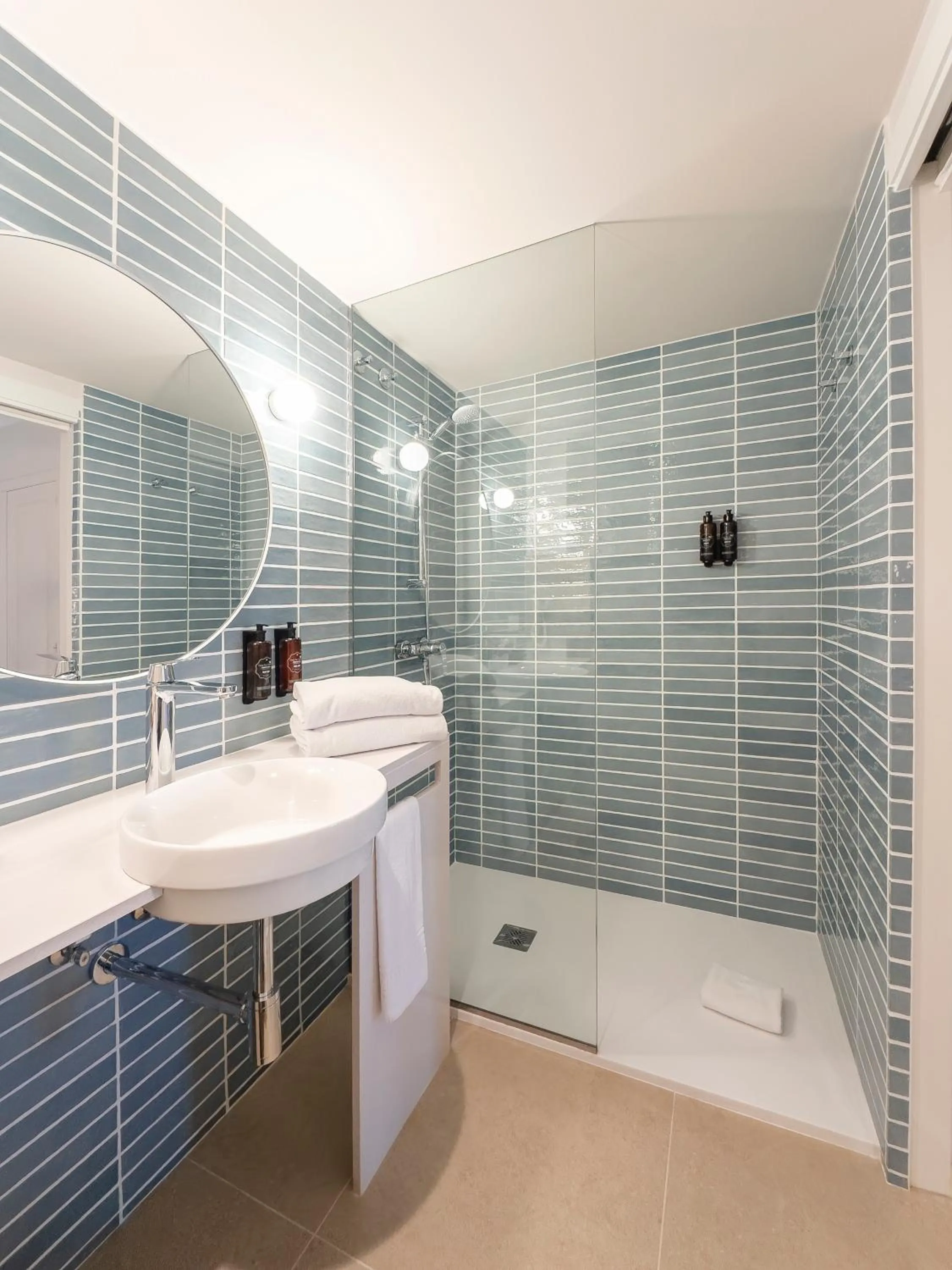 Shower in Prestige Mar y Sol