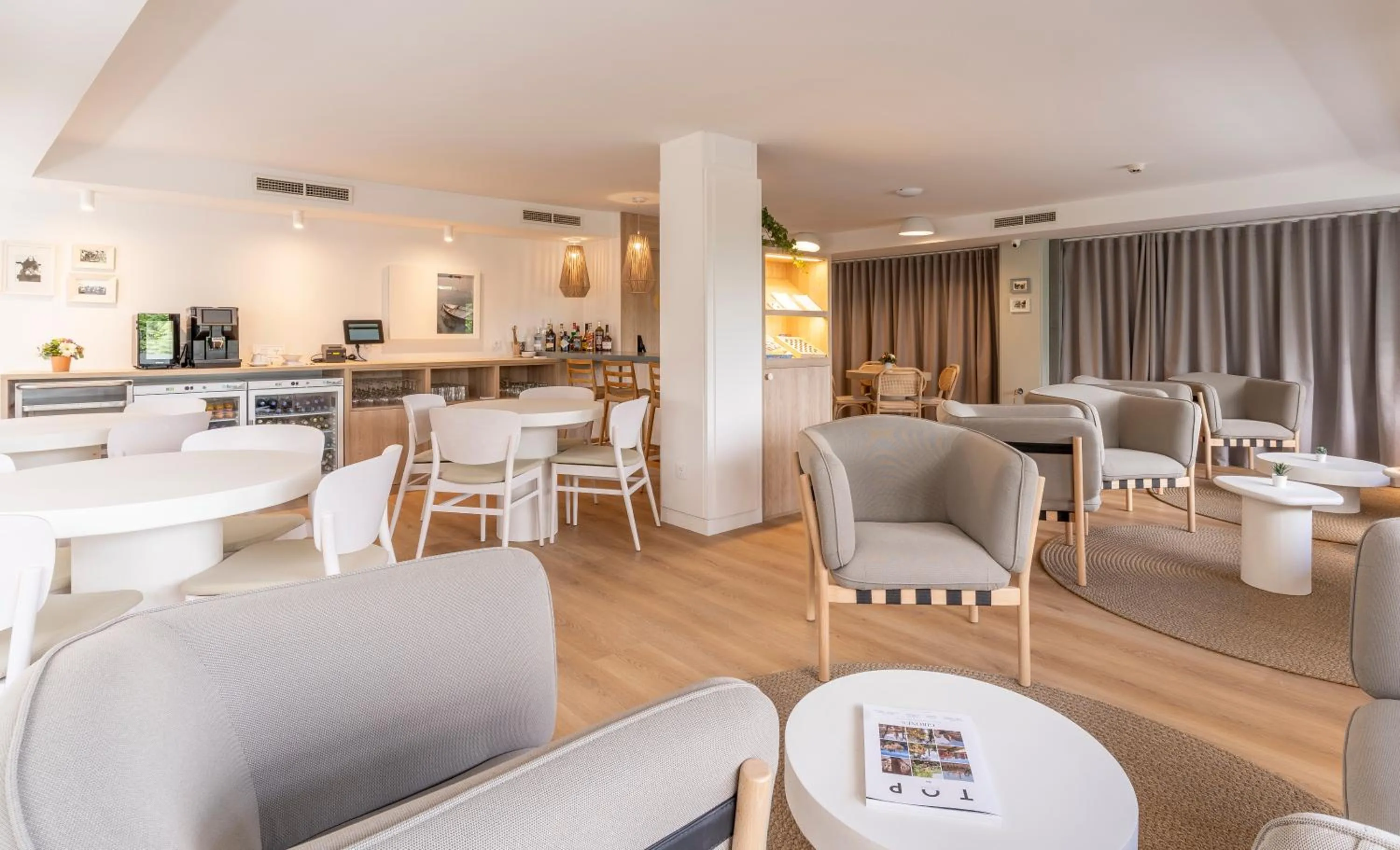 Restaurant/places to eat in Prestige Mar y Sol