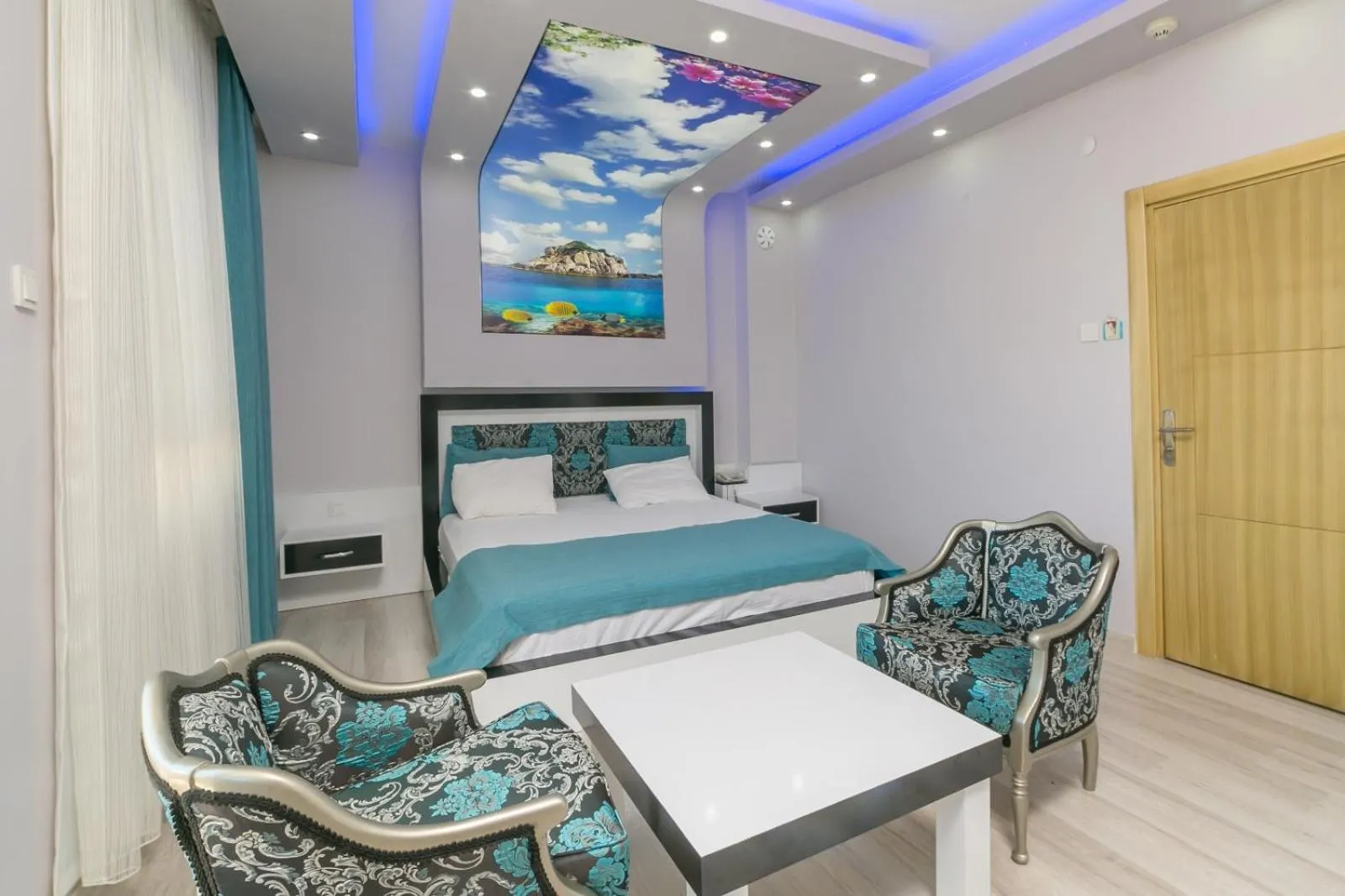 Bed in Enda Lara Hotel