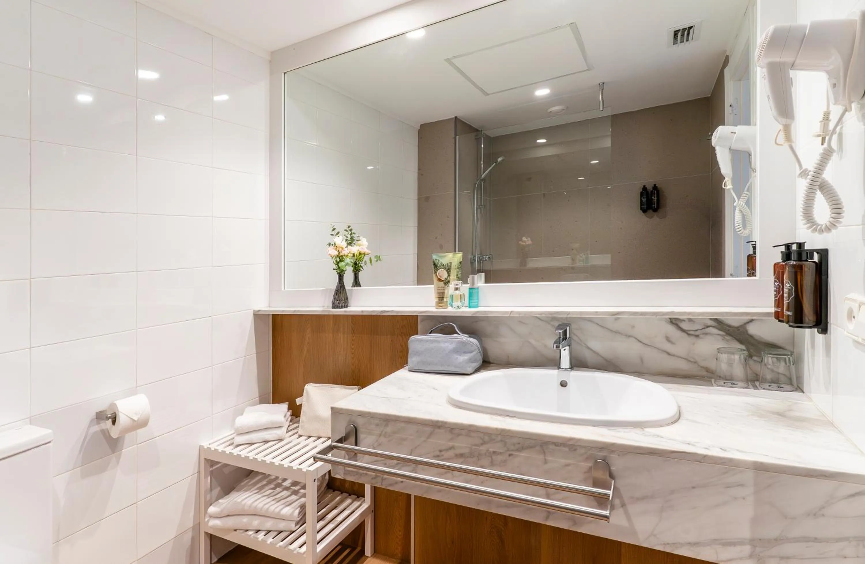 Bathroom in Prestige Goya Park