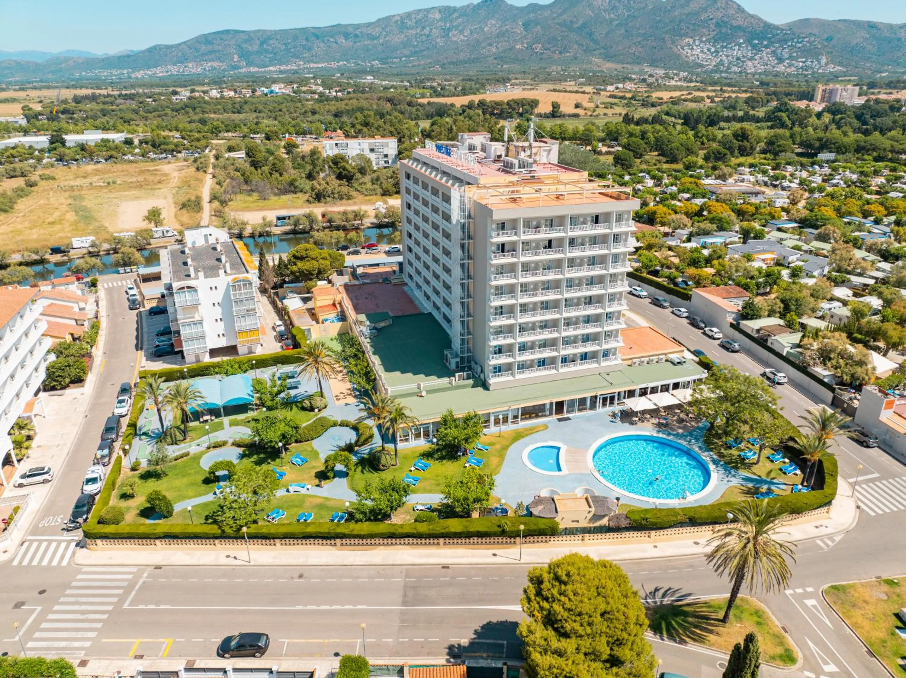 Property building in Prestige Goya Park