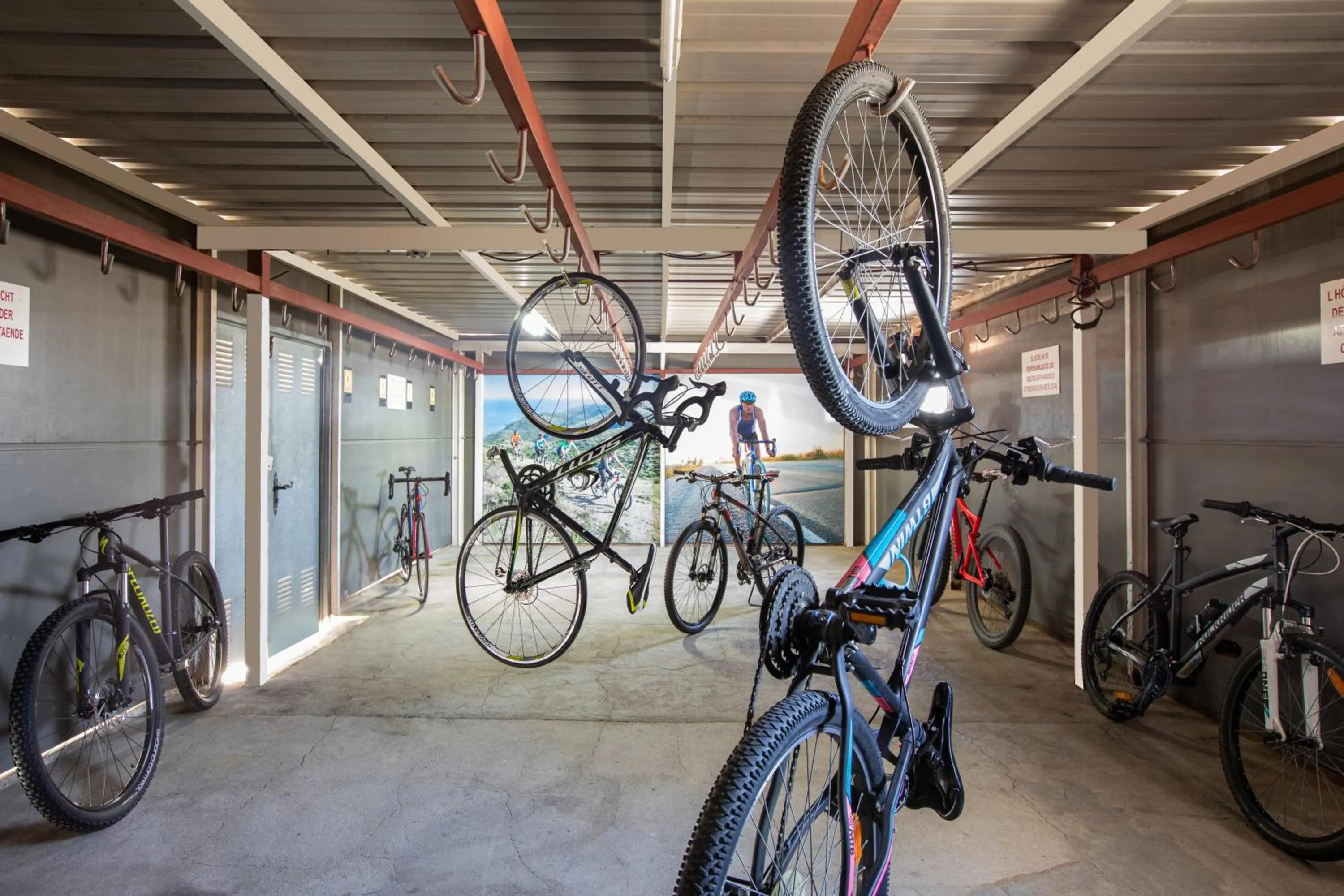 Cycling in Prestige Goya Park