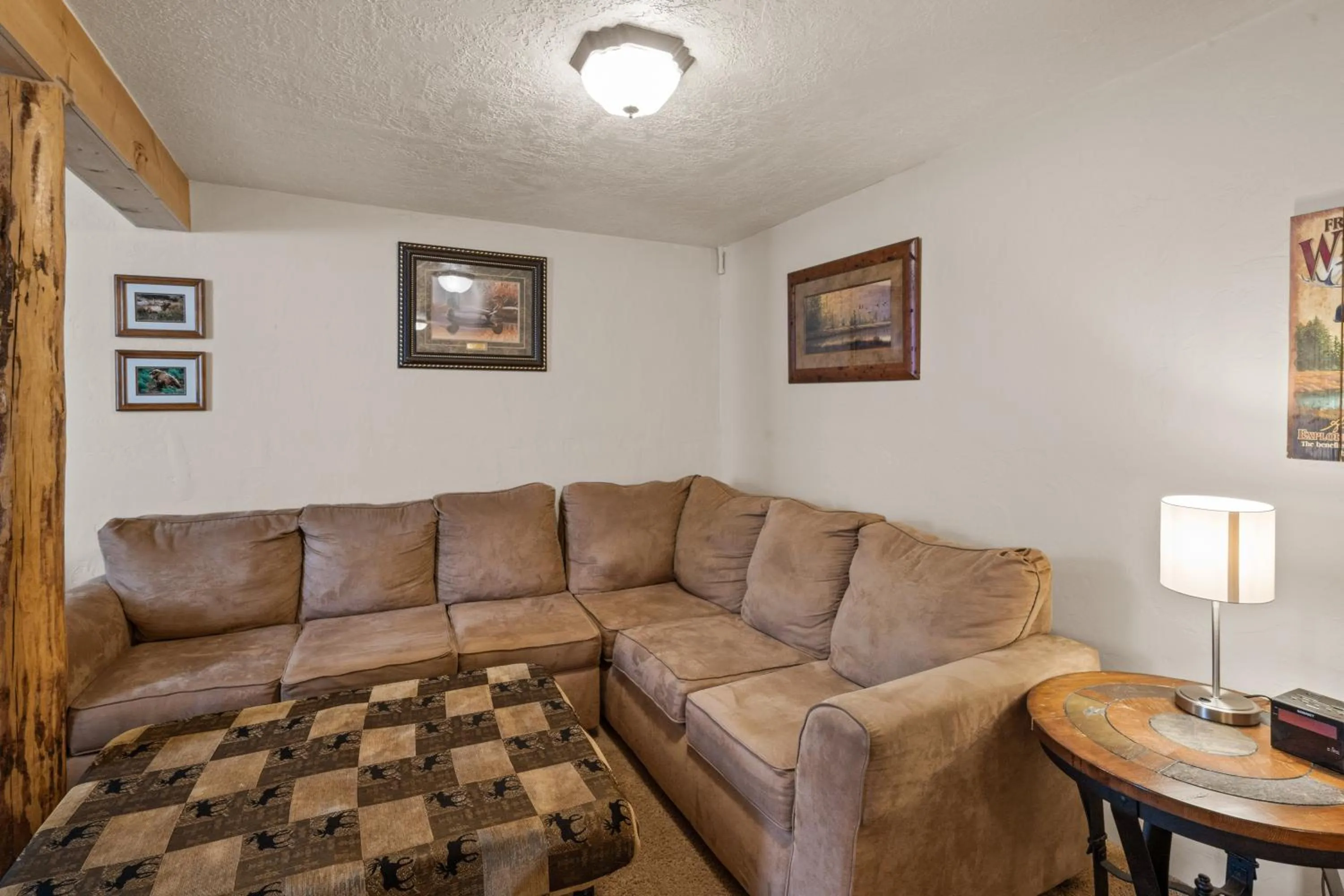 Living room in The Bucking Moose