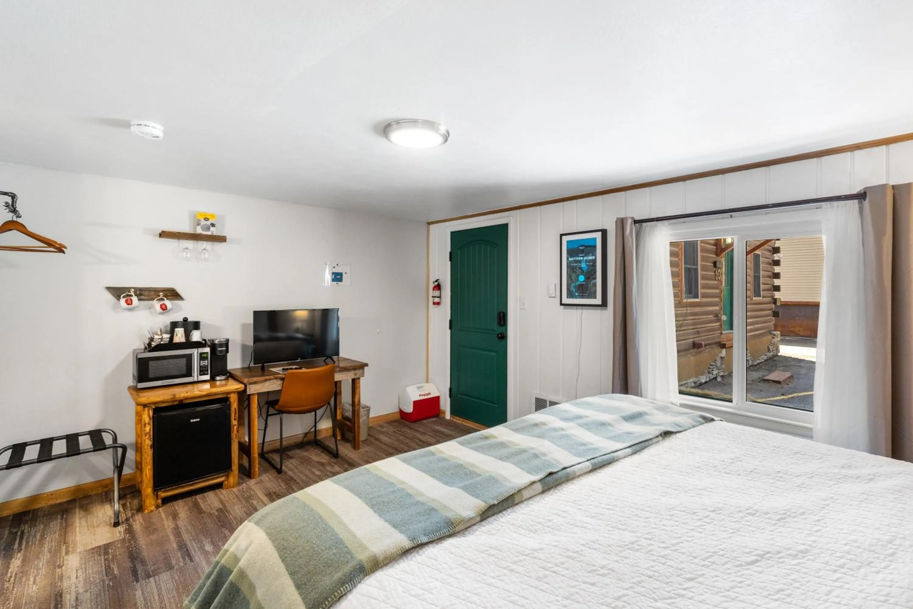 TV and multimedia, Bed in The Bucking Moose