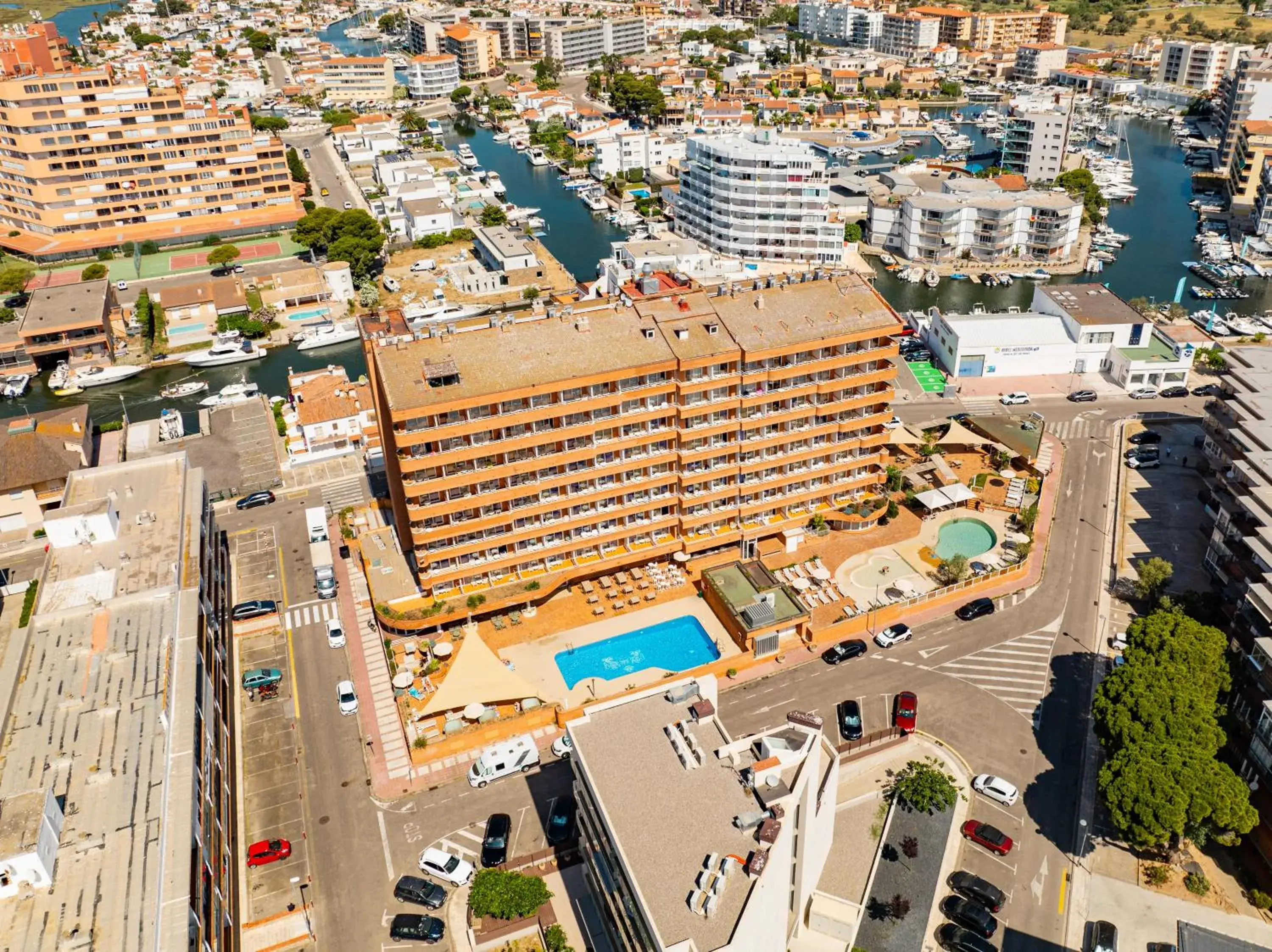 Property building in Prestige Sant Marc Property building in Prestige Sant Marc