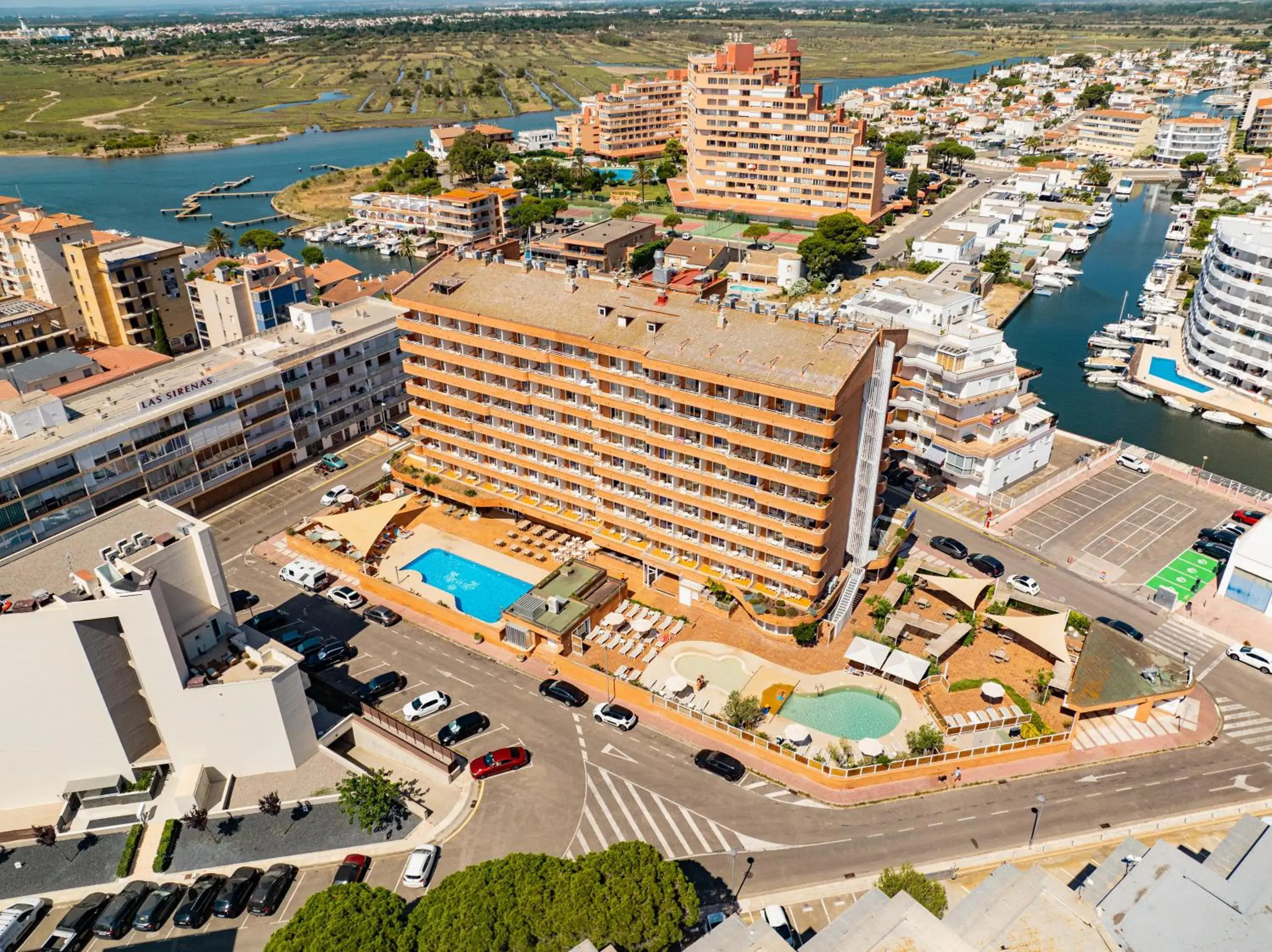 Property building in Prestige Sant Marc Property building in Prestige Sant Marc