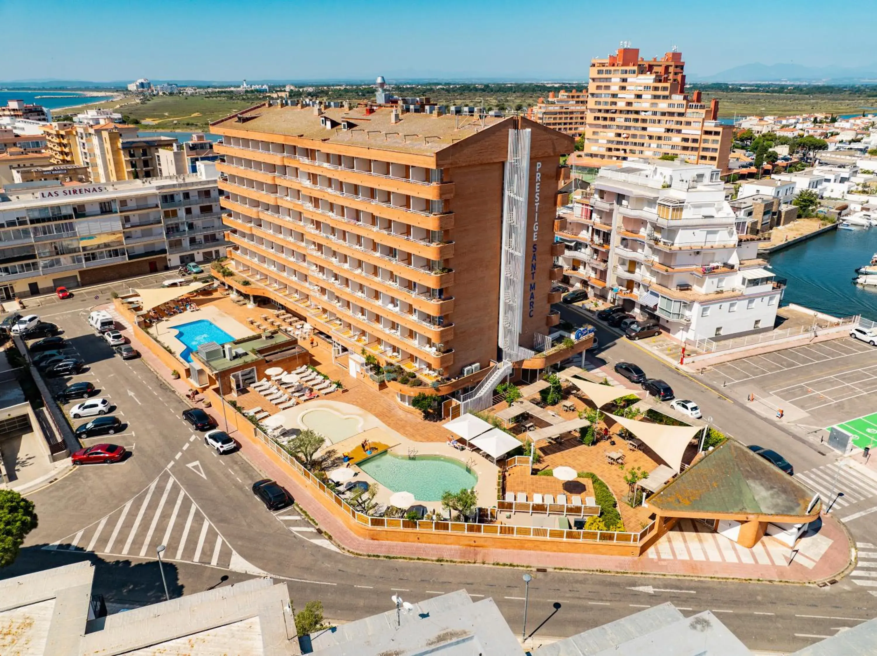 Property building in Prestige Sant Marc Property building in Prestige Sant Marc