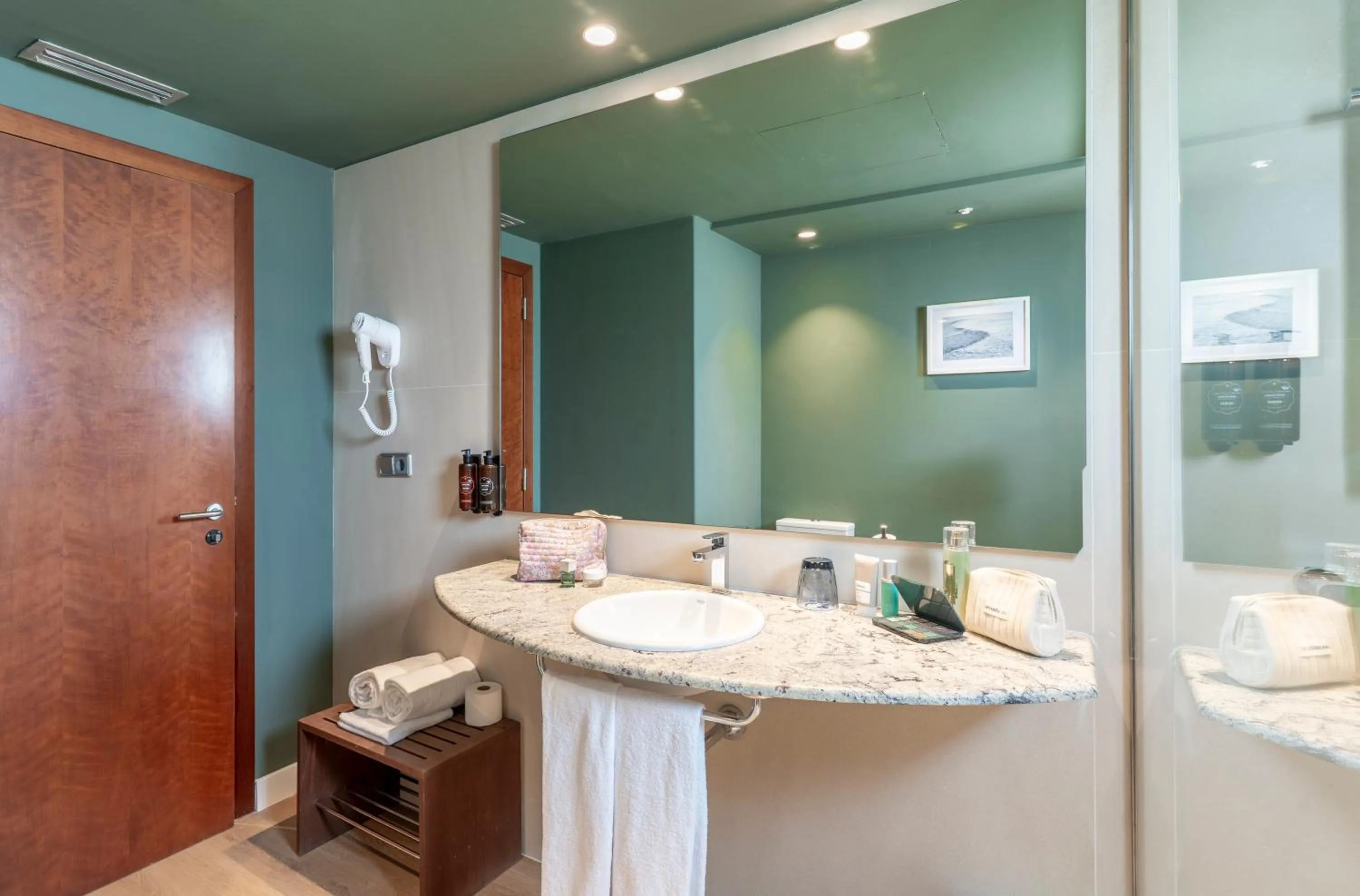 Shower in Prestige Victoria