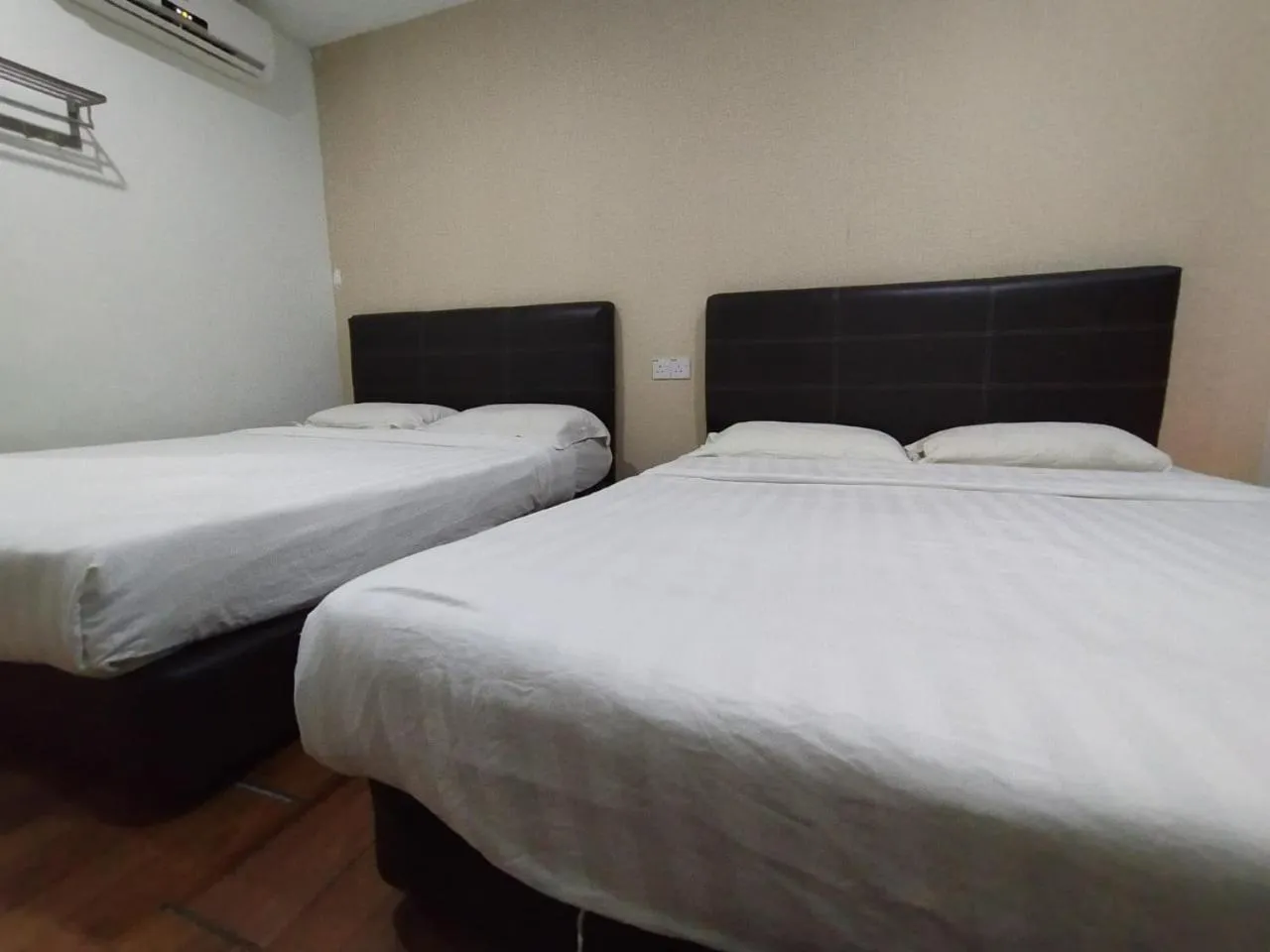 Bedroom in Super OYO 90668 Joy Inn