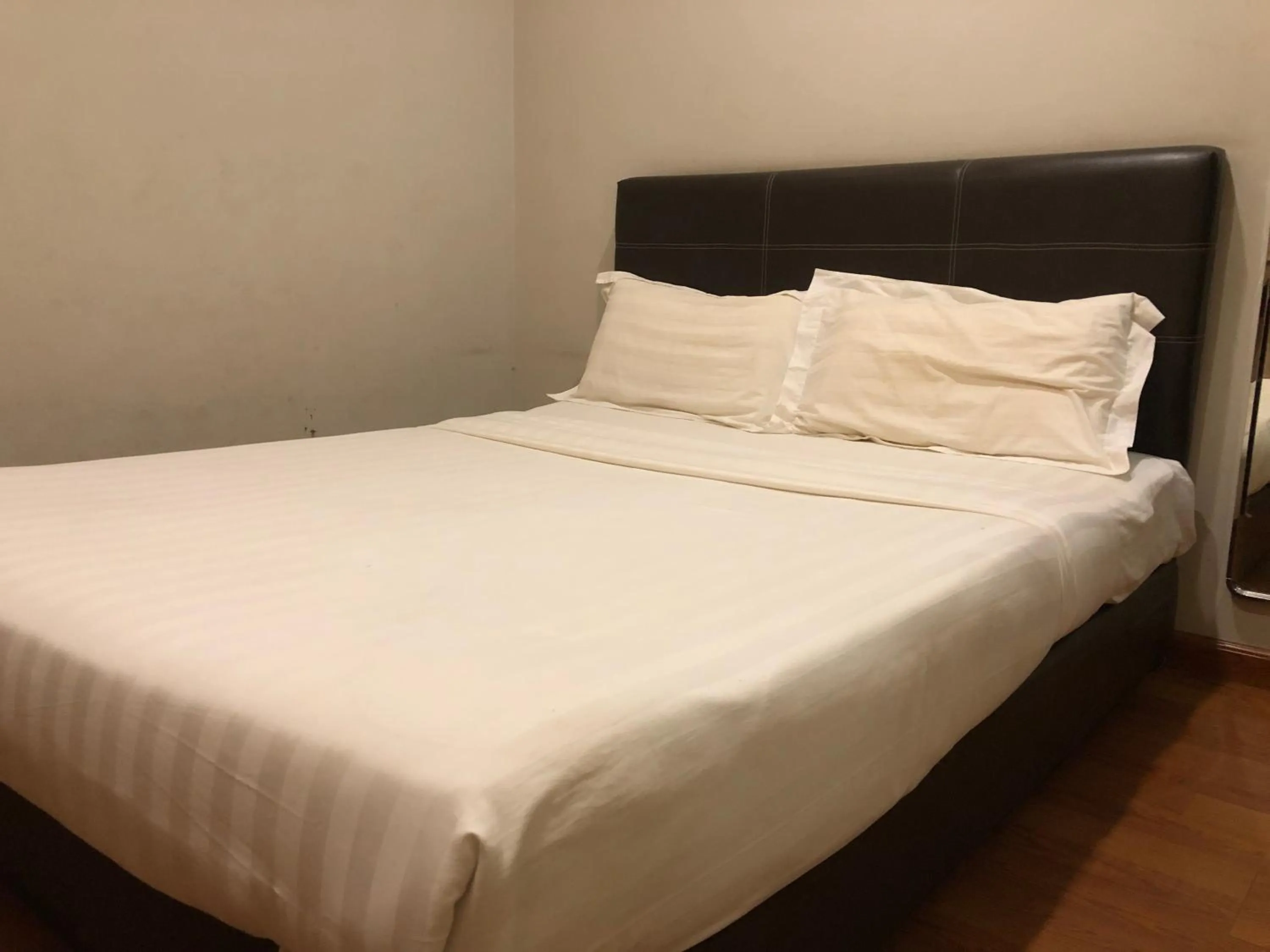 Bedroom in Super OYO 90668 Joy Inn