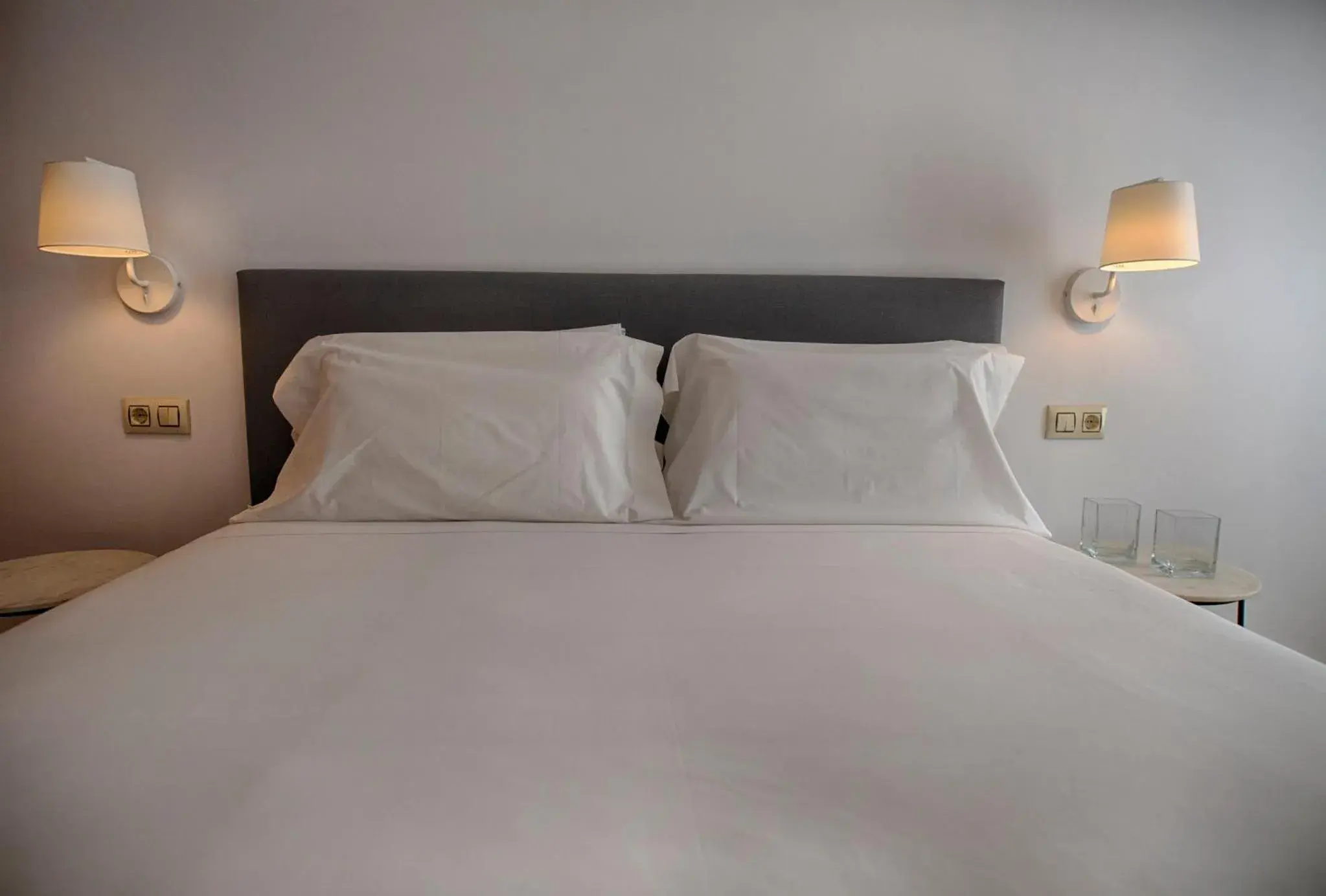 Photo of the whole room, Bed in Sercotel Tribuna Málaga Photo of the whole room, Bed in Sercotel Tribuna Málaga