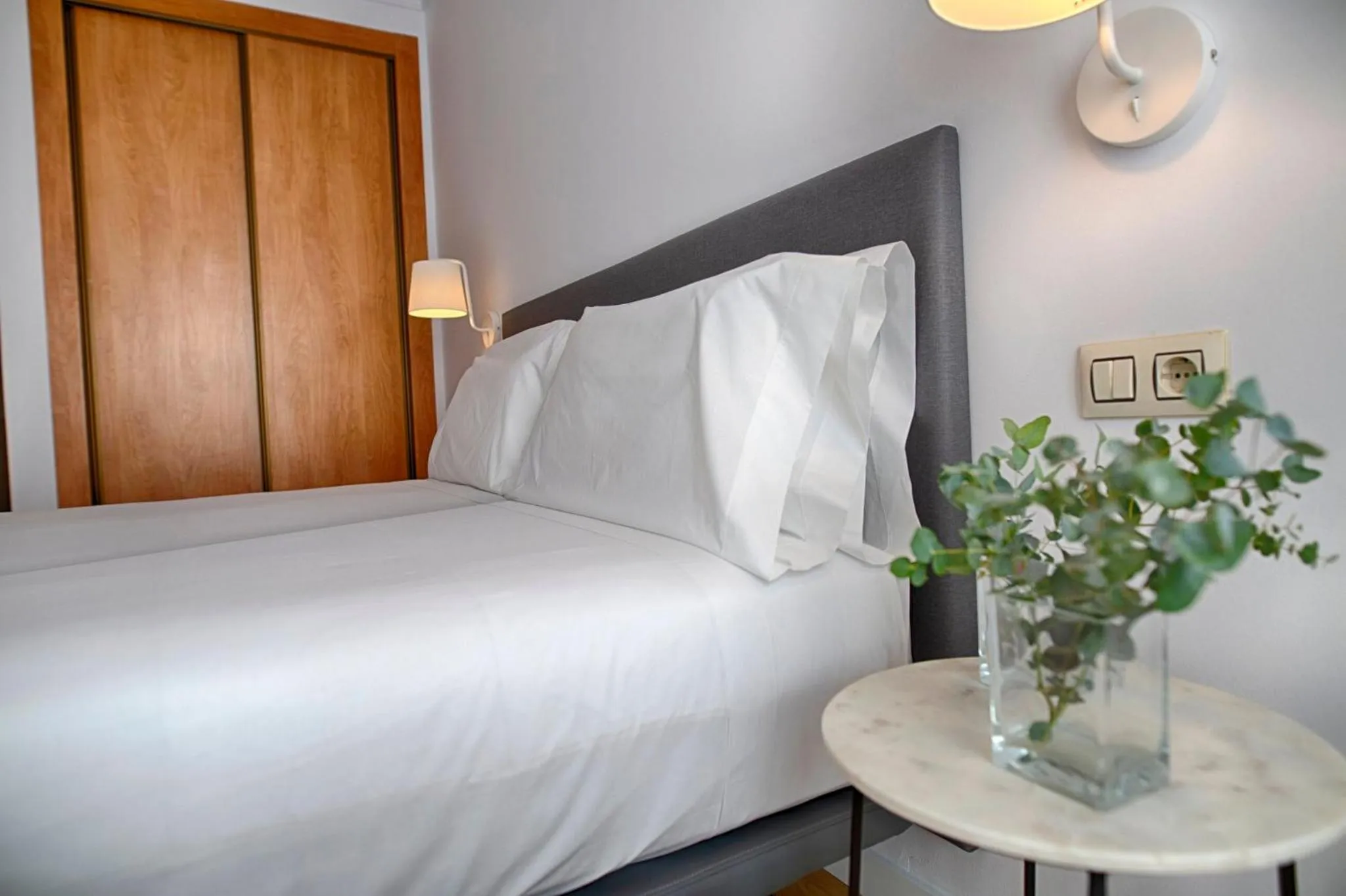 Photo of the whole room, Bed in Sercotel Tribuna Málaga