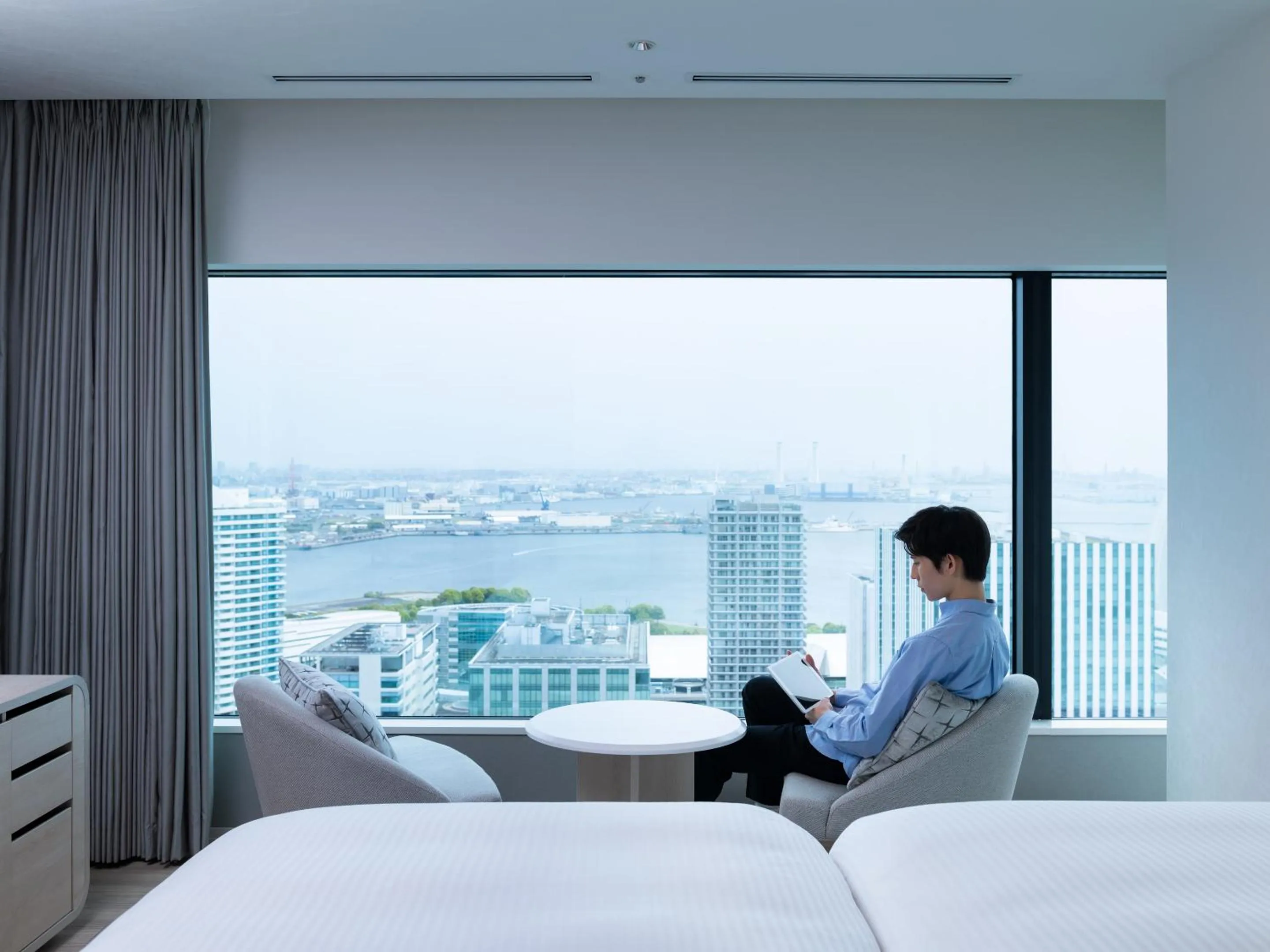 View (from property/room), Bed in Mitsui Garden Hotel Yokohama Minatomirai Premier