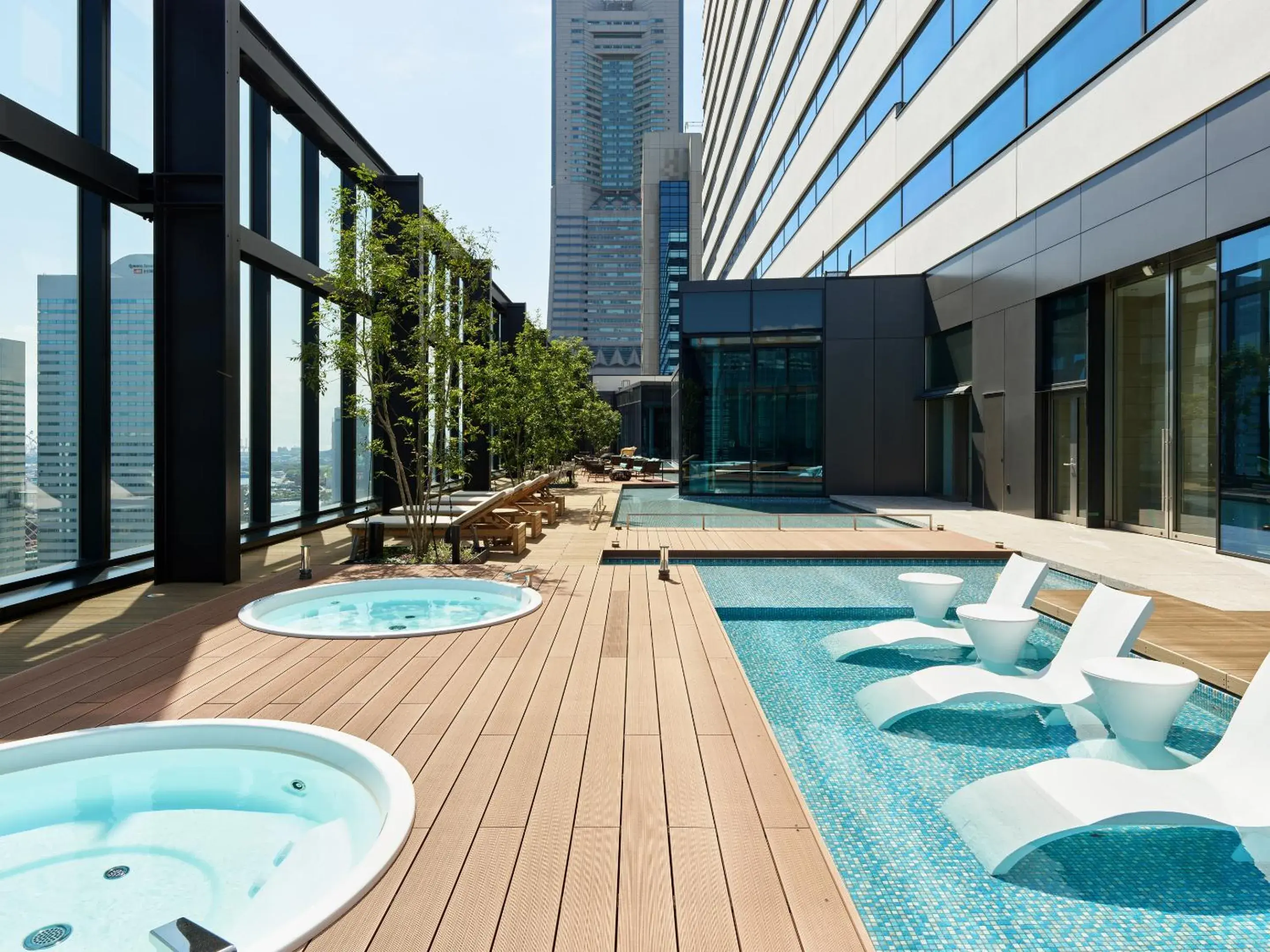 Pool view in Mitsui Garden Hotel Yokohama Minatomirai Premier Pool view in Mitsui Garden Hotel Yokohama Minatomirai Premier