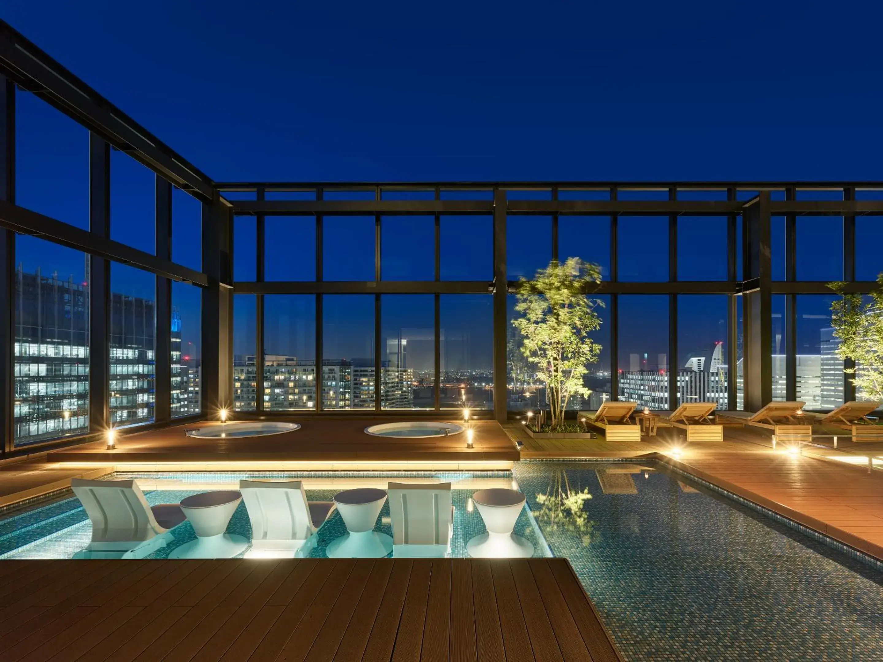 Pool view in Mitsui Garden Hotel Yokohama Minatomirai Premier Pool view in Mitsui Garden Hotel Yokohama Minatomirai Premier